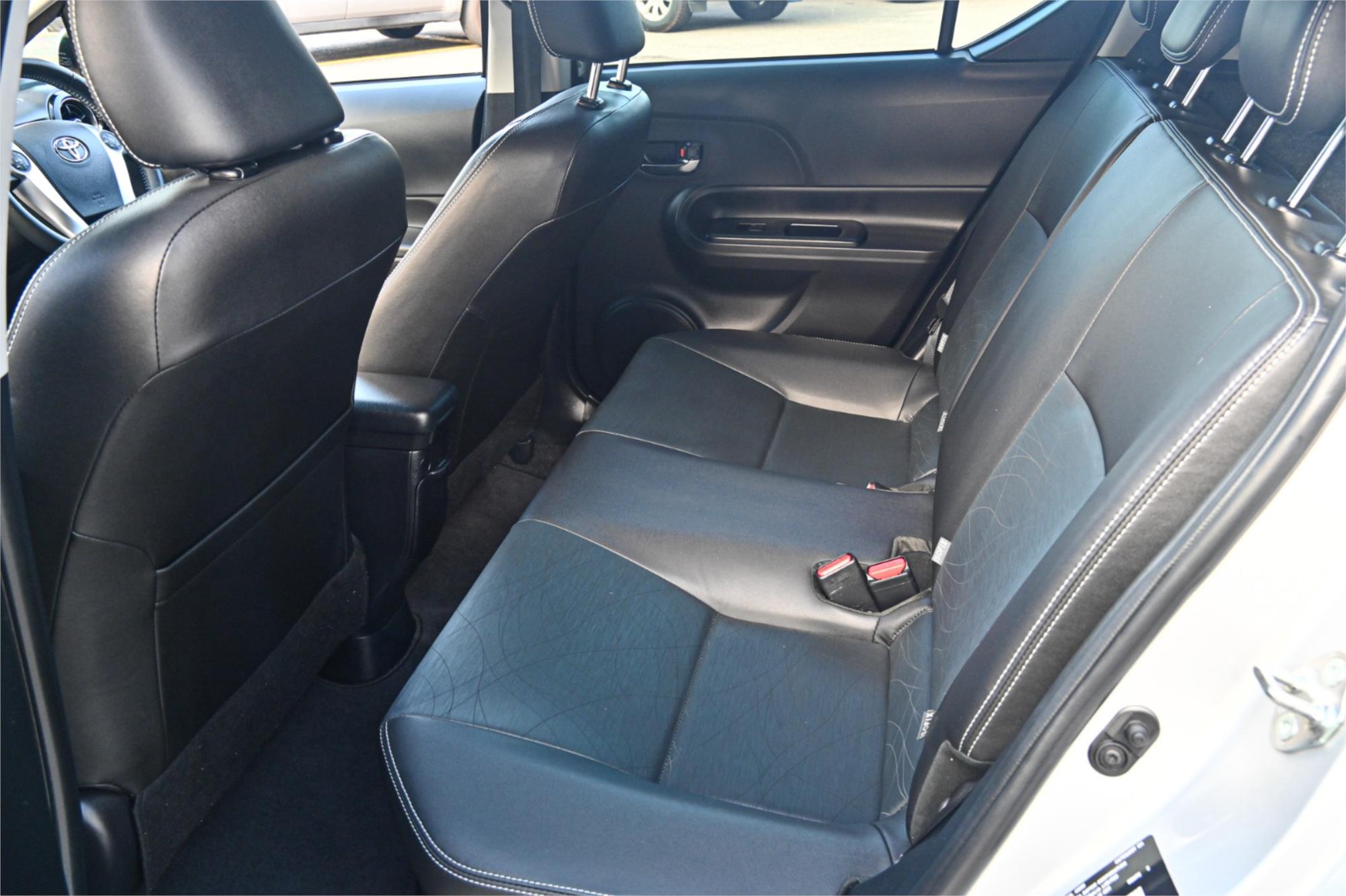 2016 TOYOTA PRIUS-C NHP10R MY15 HYBRID CONTINUOUS VARIABLE 5D HATCHBACK