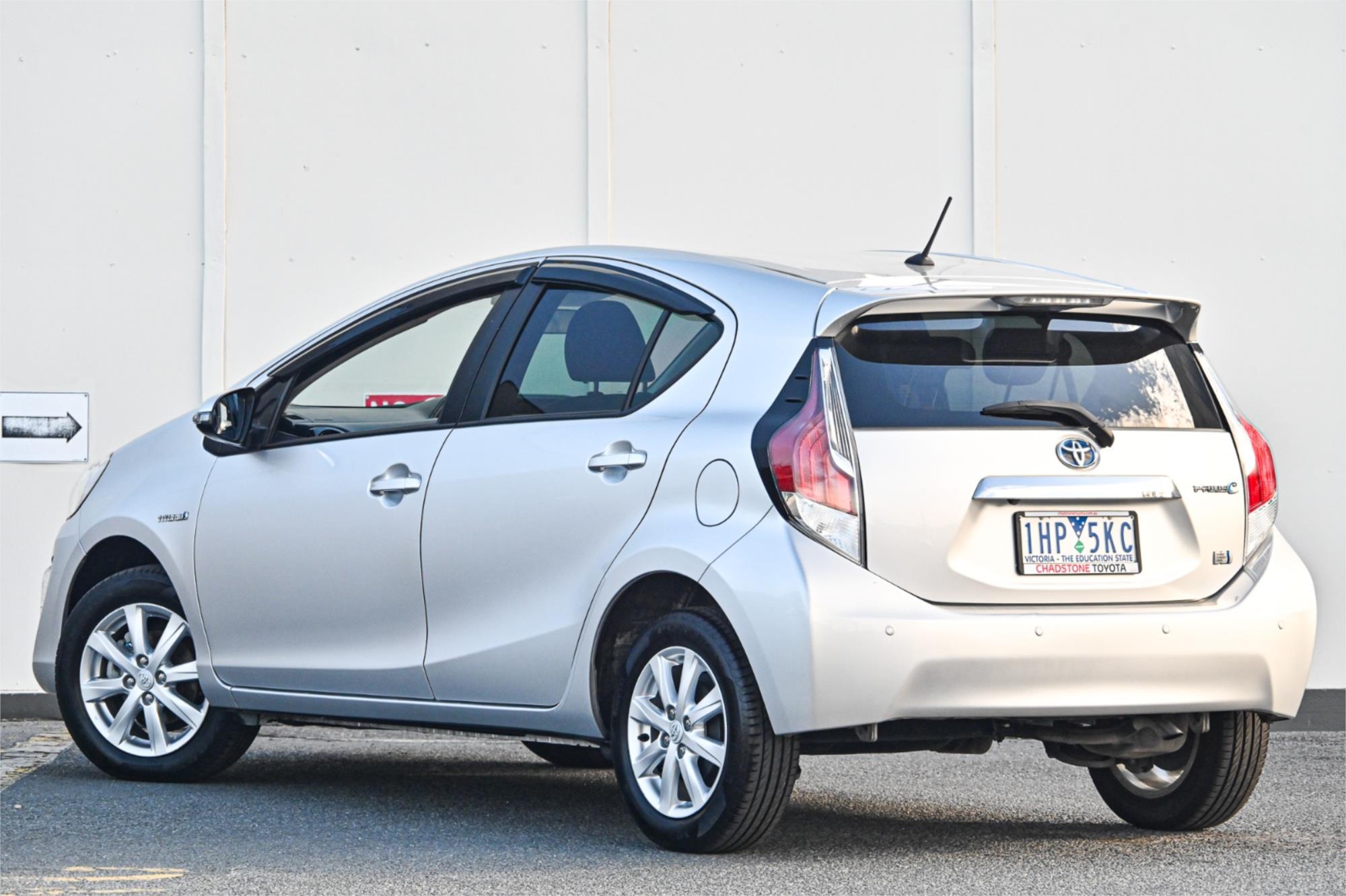 2016 TOYOTA PRIUS-C NHP10R MY15 HYBRID CONTINUOUS VARIABLE 5D HATCHBACK