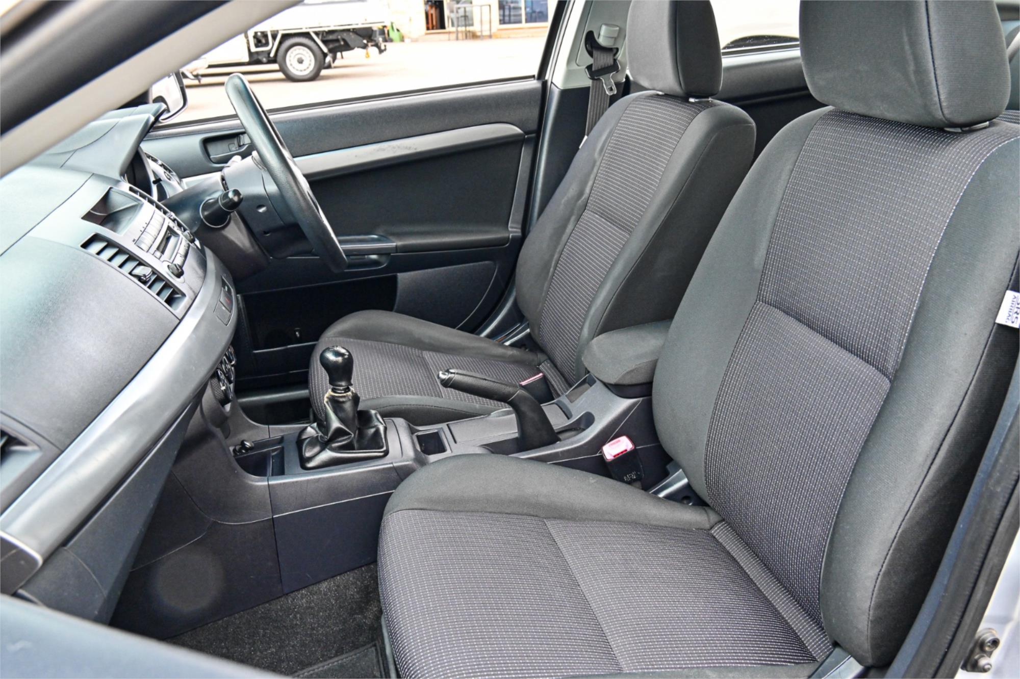 2009 MITSUBISHI LANCER CJ MY09 ES 5 SP MANUAL 4D SEDAN