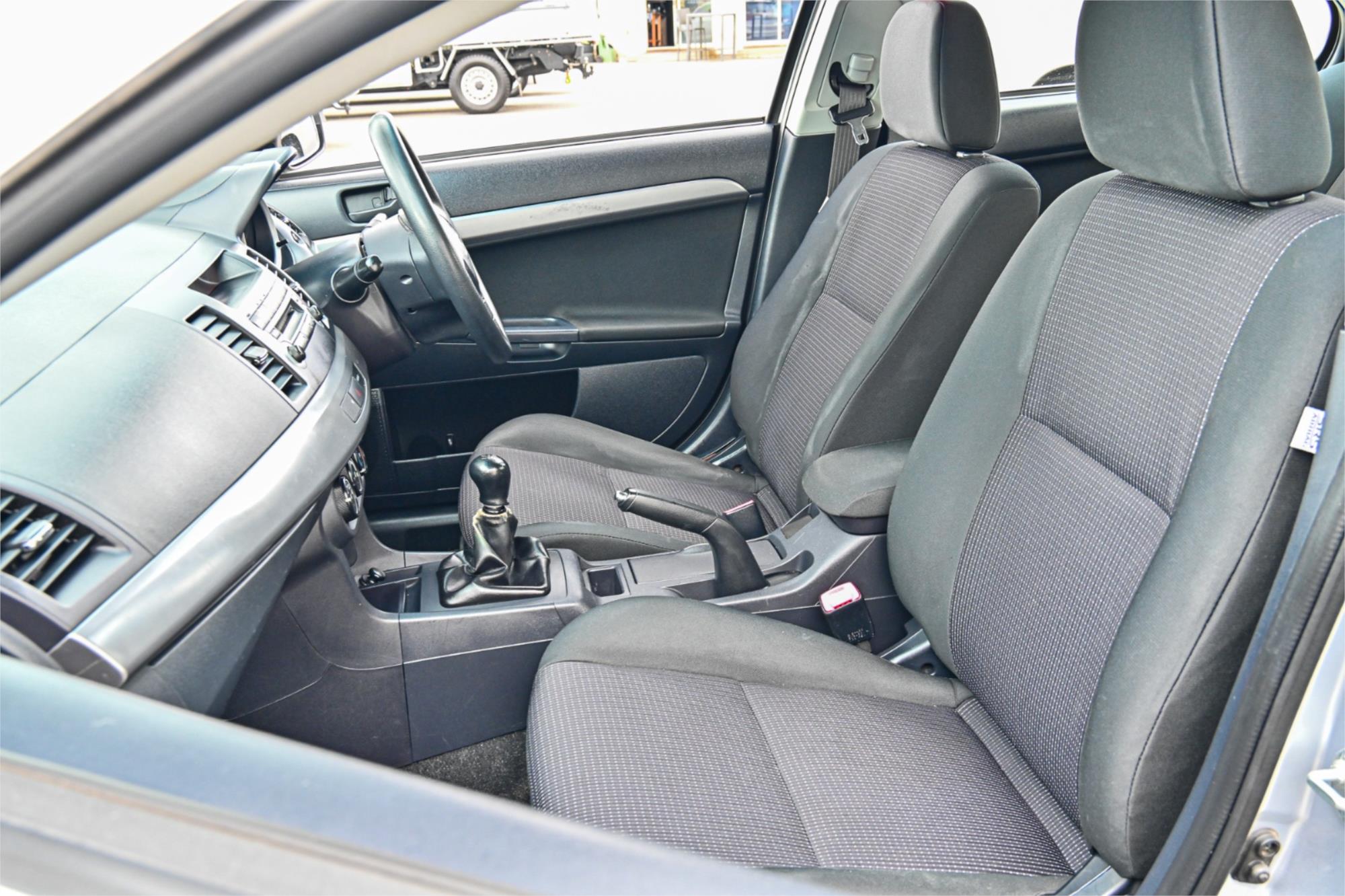 2009 MITSUBISHI LANCER CJ MY09 ES 5 SP MANUAL 4D SEDAN