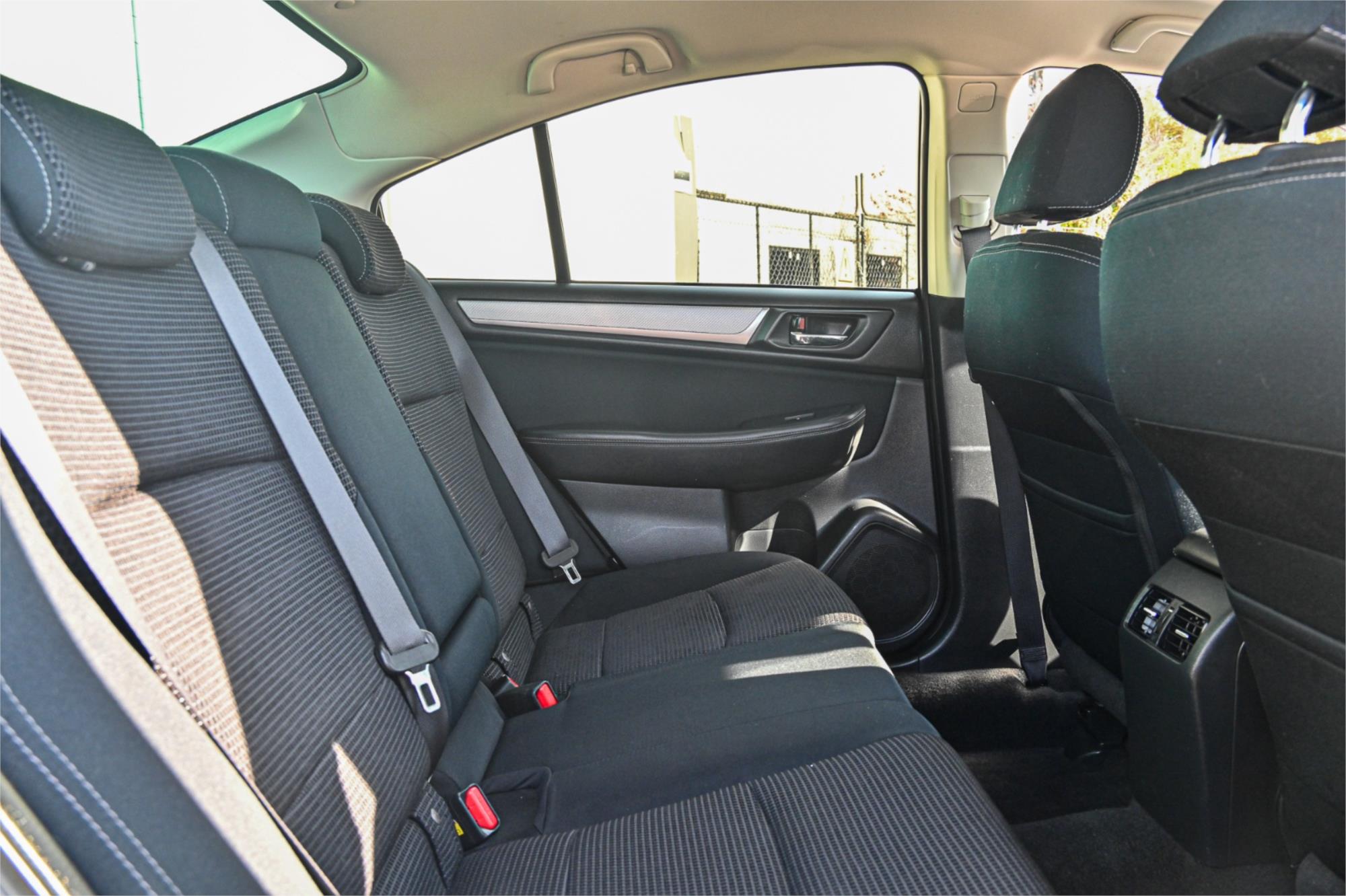 2015 SUBARU LIBERTY MY14 2.5i CONTINUOUS VARIABLE 4D SEDAN