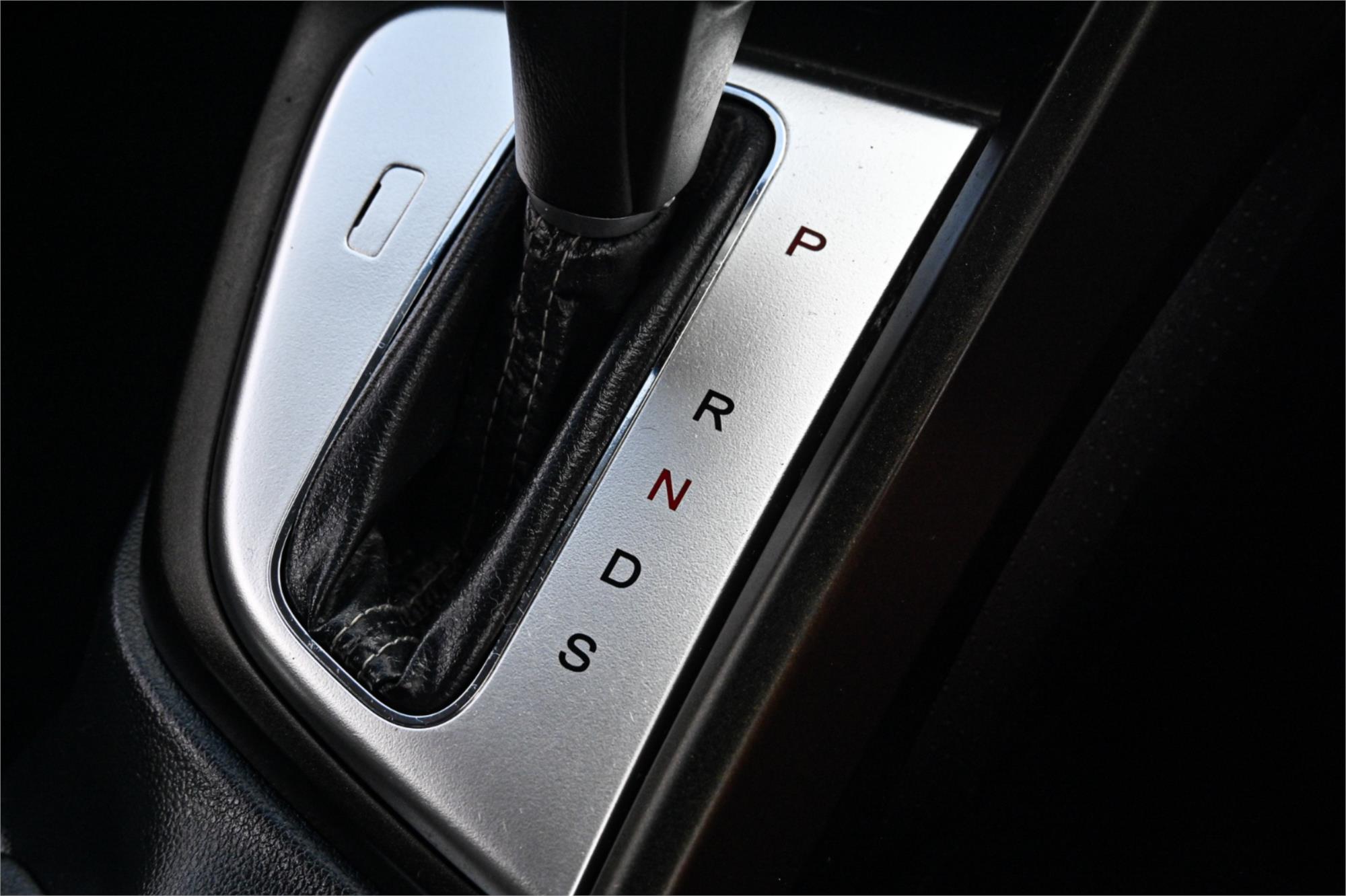 2013 HONDA CIVIC FK MY13 VTi-L 5 SP AUTOMATIC 5D HATCHBACK