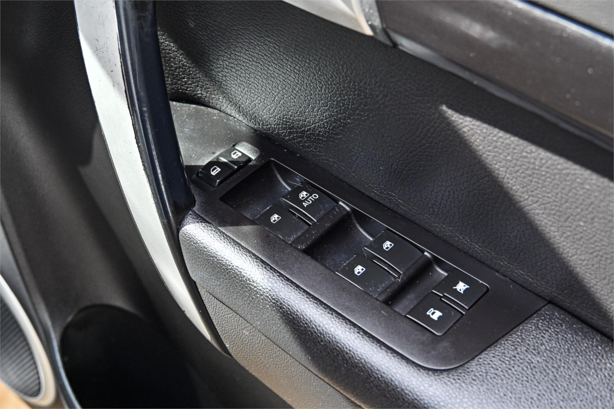 2012 HOLDEN CAPTIVA CG SERIES II 7 LX (4x4) 6 SP AUTOMATIC 4D WAGON