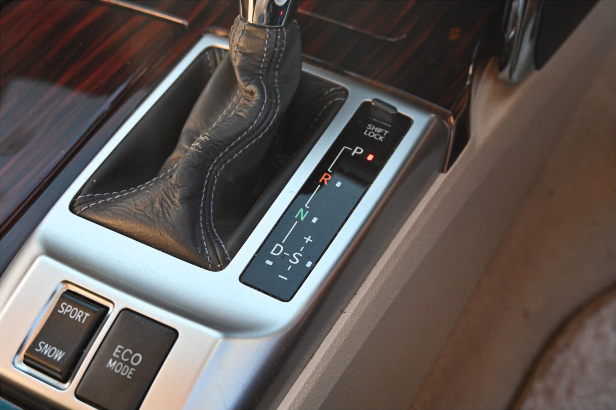 2010 TOYOTA MARK X GRX133 PREMIUM AUTOMATIC SEDAN