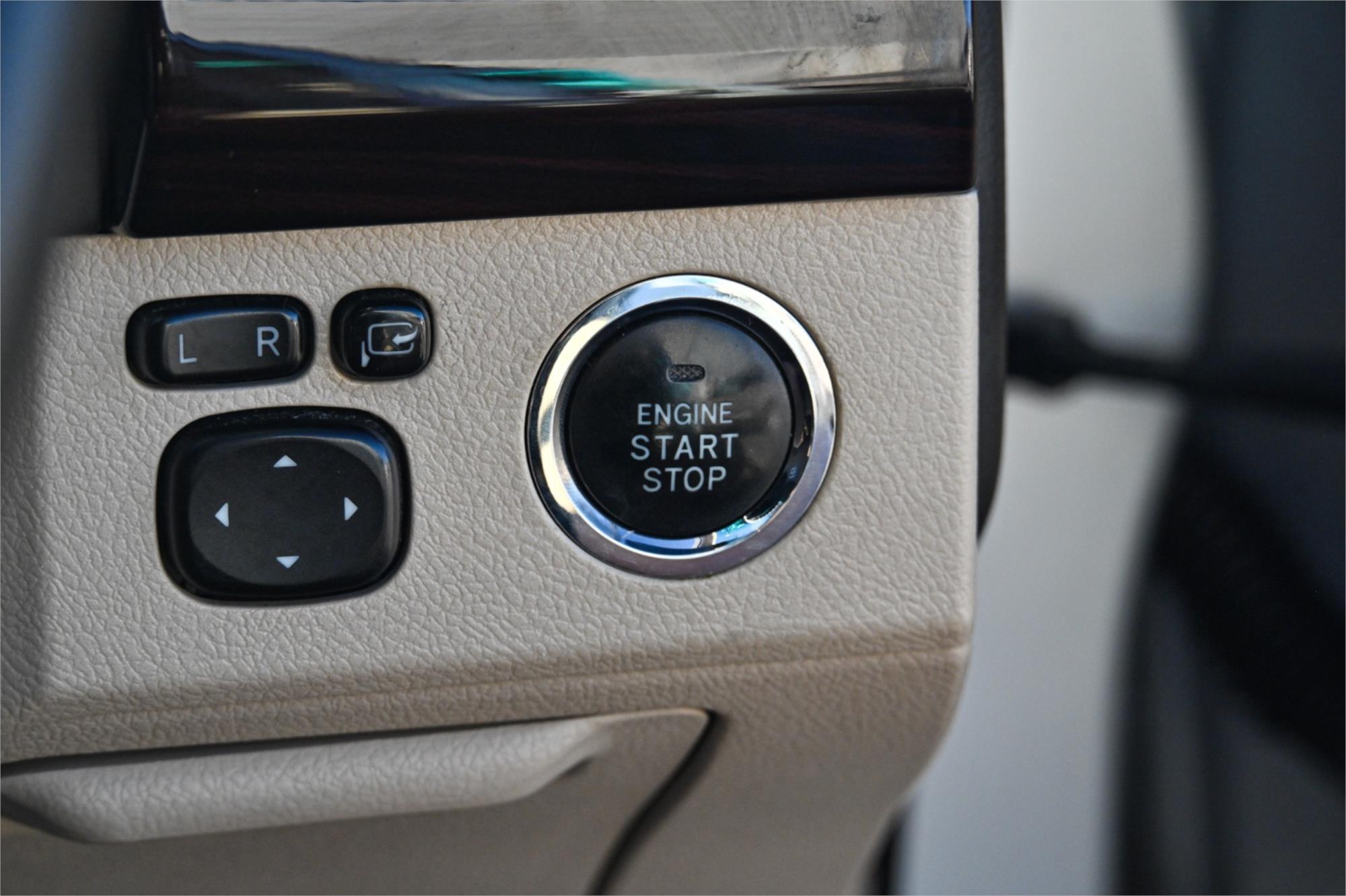 2010 TOYOTA MARK X GRX133 PREMIUM AUTOMATIC SEDAN