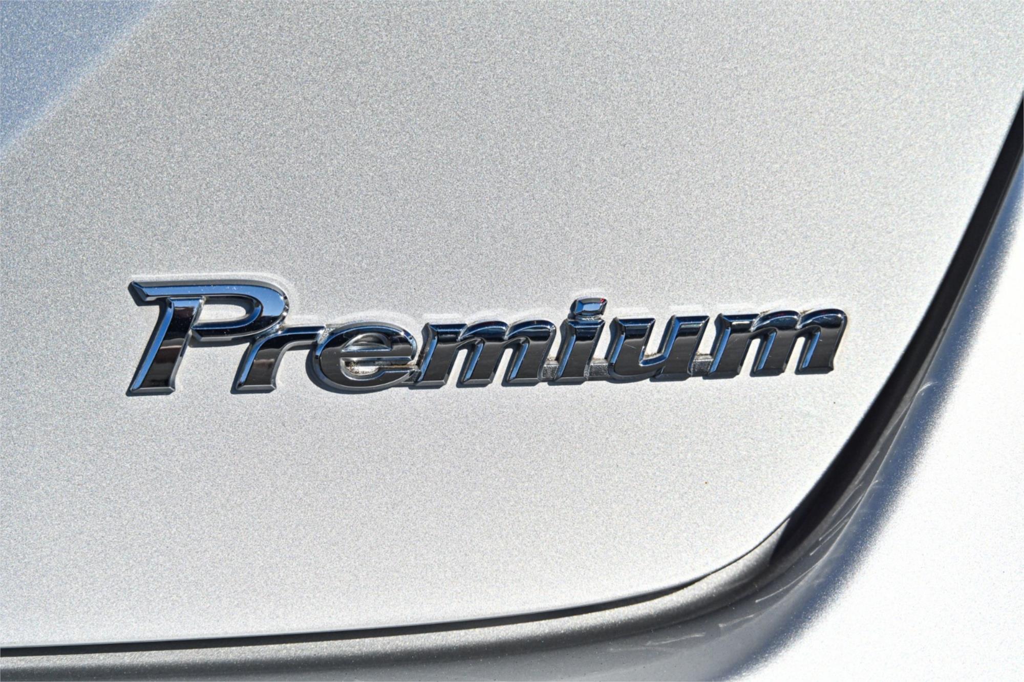 2010 TOYOTA MARK X GRX133 PREMIUM AUTOMATIC SEDAN