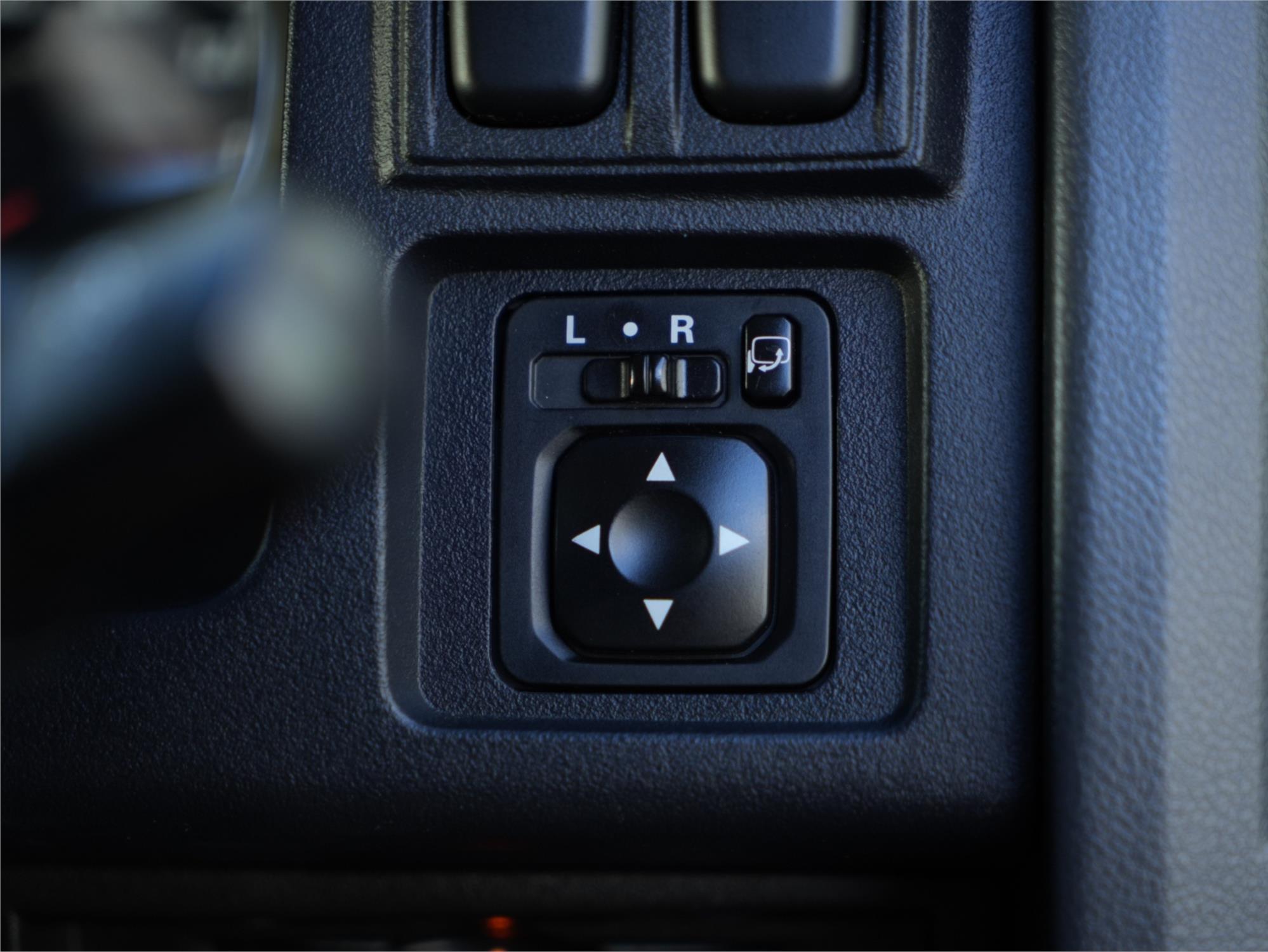 2012 MITSUBISHI DELICA CV5W D:5 CVT VAN