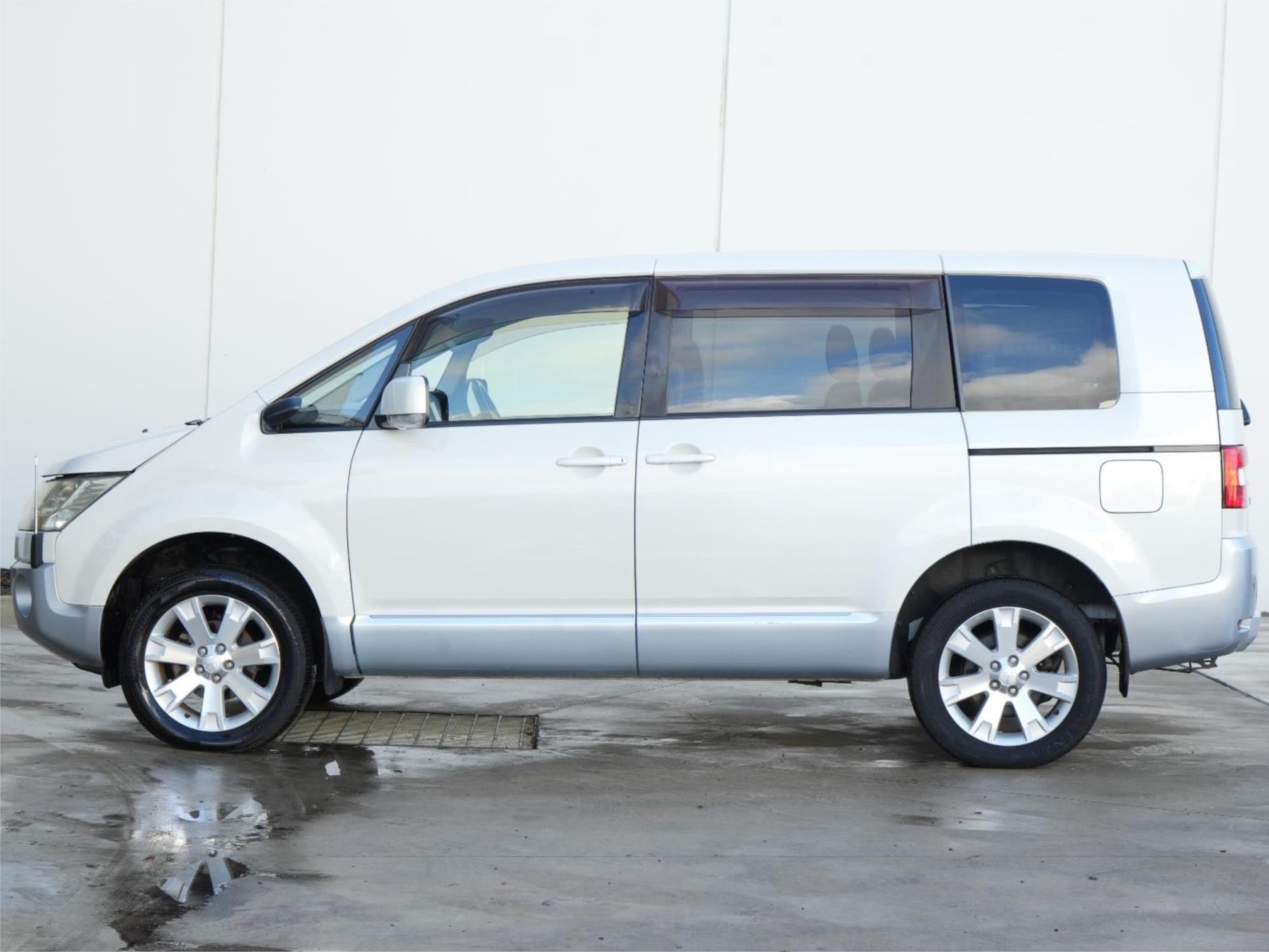 2012 MITSUBISHI DELICA CV5W D:5 CVT VAN
