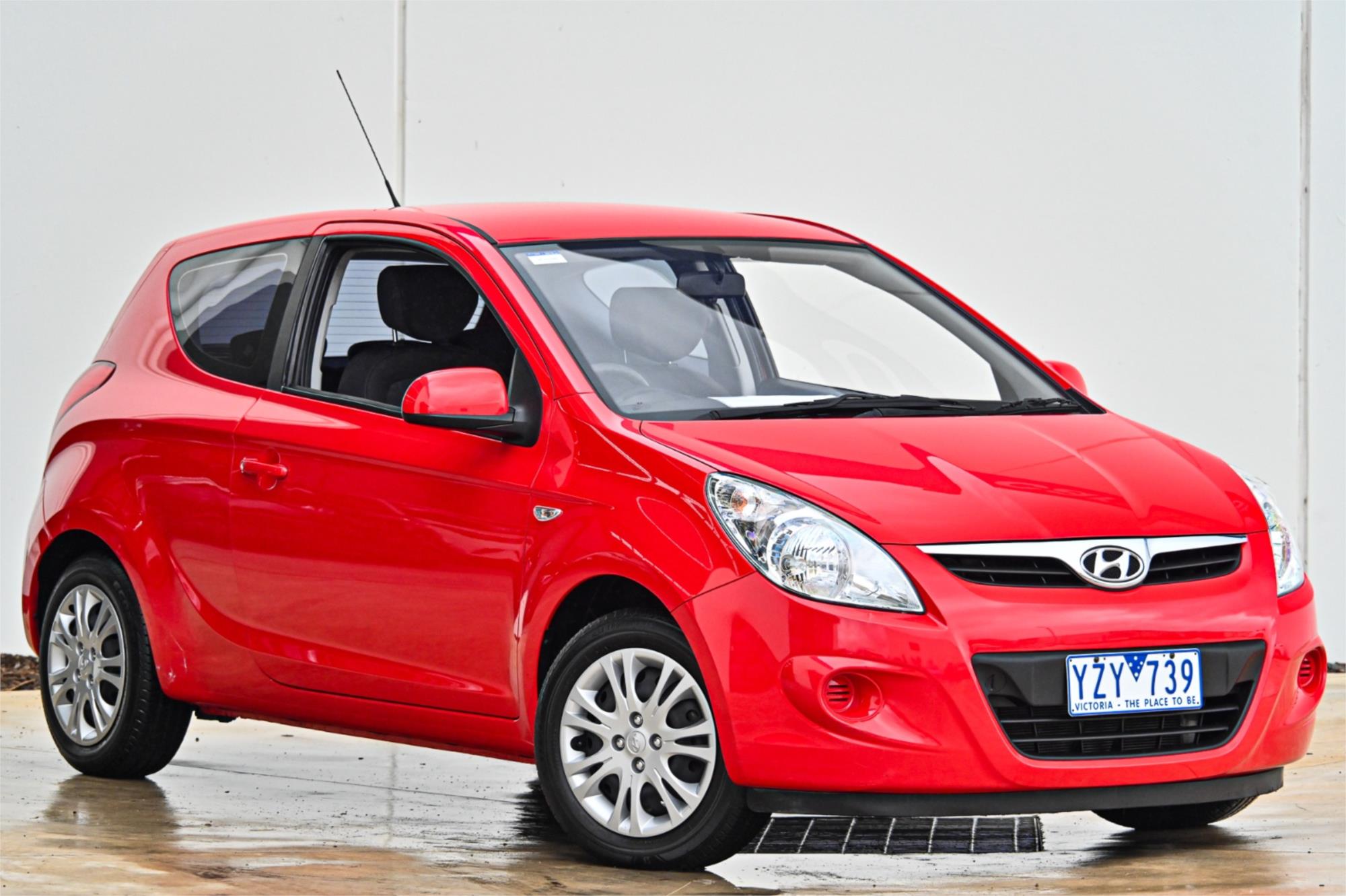 2010 HYUNDAI i20 PB ACTIVE 5 SP MANUAL 3D HATCHBACK