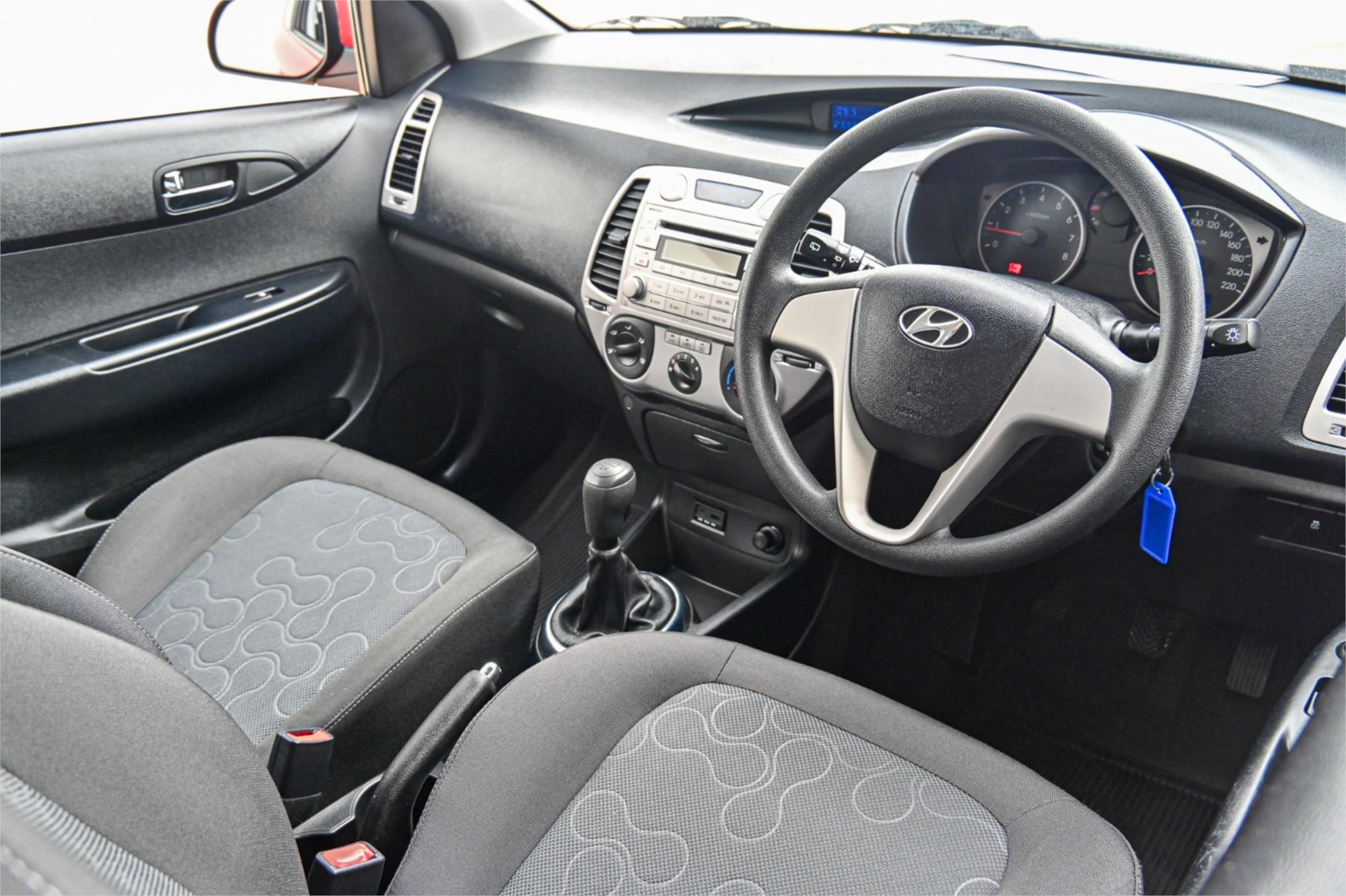 2010 HYUNDAI i20 PB ACTIVE 5 SP MANUAL 3D HATCHBACK