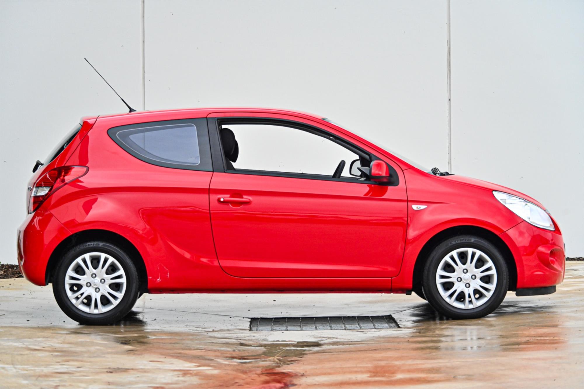 2010 HYUNDAI i20 PB ACTIVE 5 SP MANUAL 3D HATCHBACK