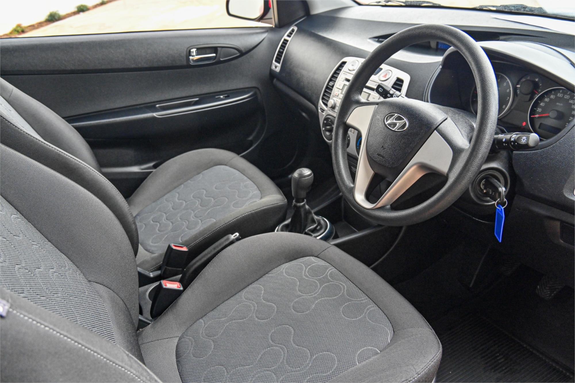 2010 HYUNDAI i20 PB ACTIVE 5 SP MANUAL 3D HATCHBACK