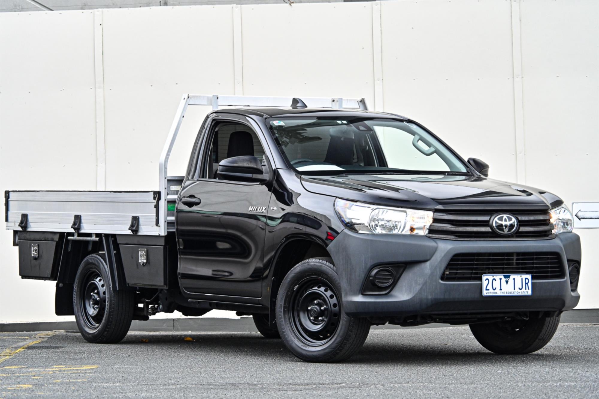 2022 TOYOTA HILUX TGN121R WORKMATE (4x2) 6 SP AUTOMATIC C/CHAS