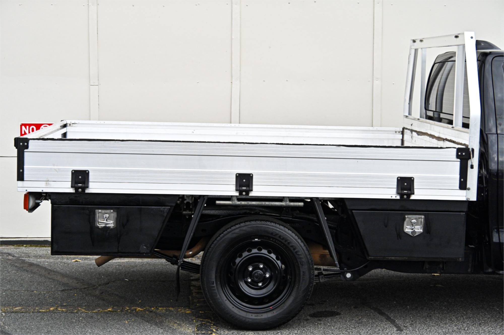 2022 TOYOTA HILUX TGN121R WORKMATE (4x2) 6 SP AUTOMATIC C/CHAS
