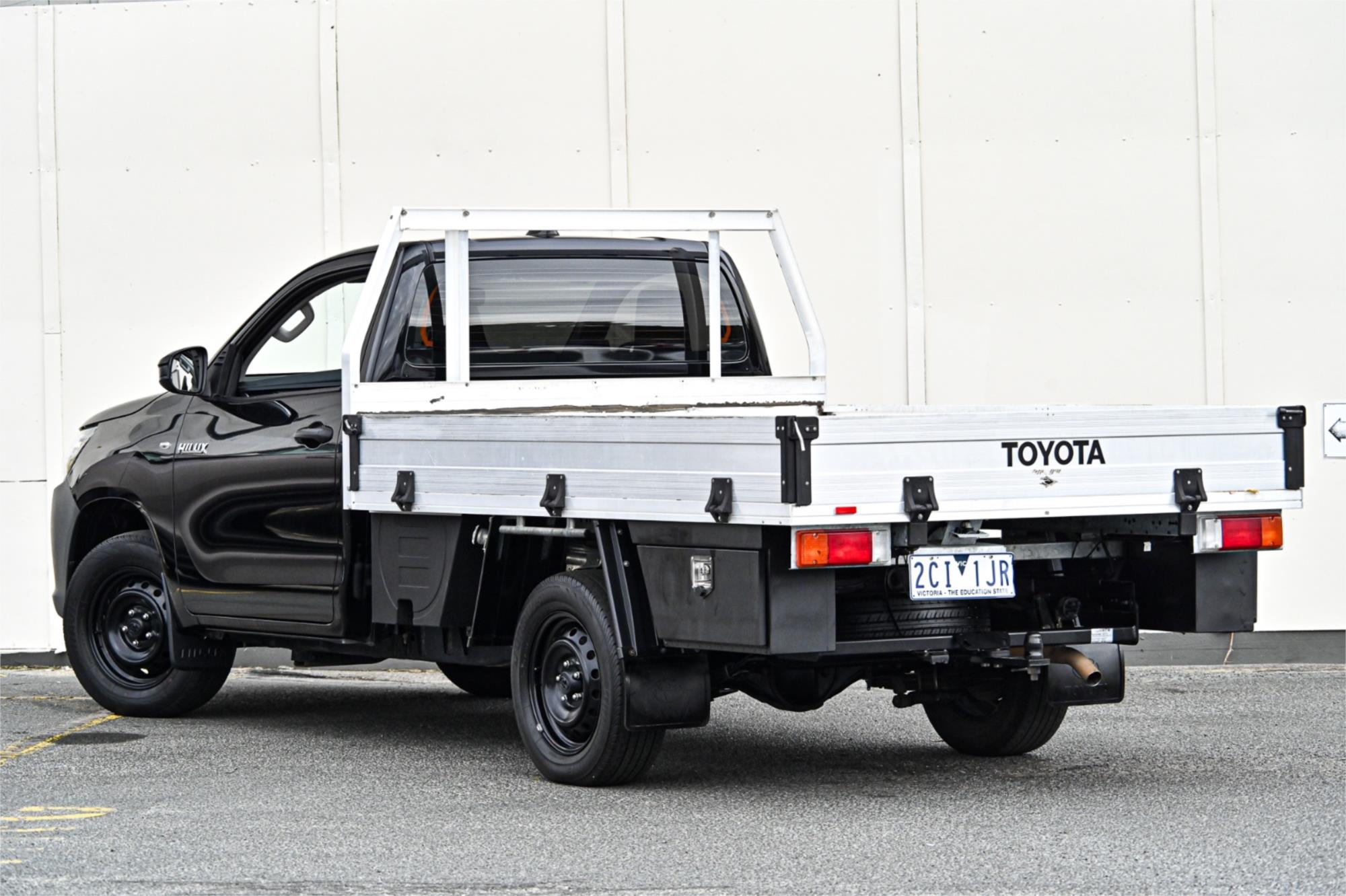 2022 TOYOTA HILUX TGN121R WORKMATE (4x2) 6 SP AUTOMATIC C/CHAS