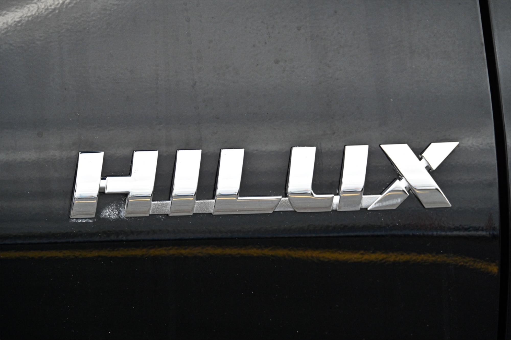 2022 TOYOTA HILUX TGN121R WORKMATE (4x2) 6 SP AUTOMATIC C/CHAS