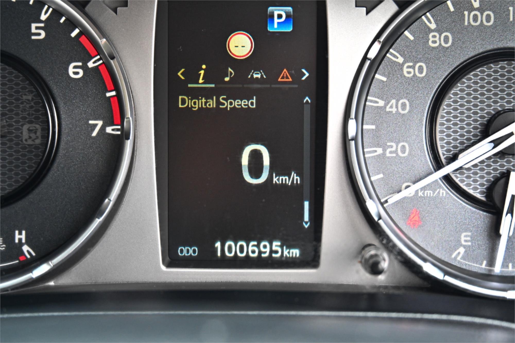 2022 TOYOTA HILUX TGN121R WORKMATE (4x2) 6 SP AUTOMATIC C/CHAS