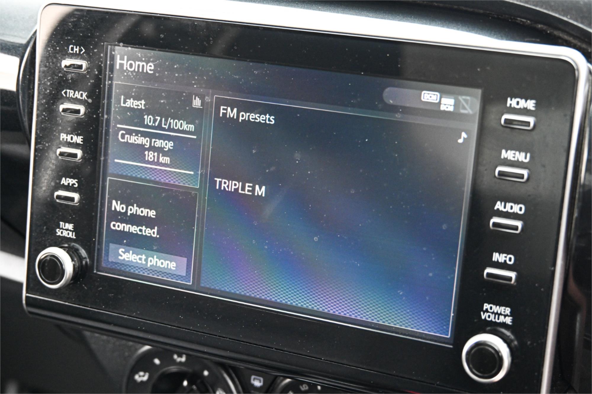 2022 TOYOTA HILUX TGN121R WORKMATE (4x2) 6 SP AUTOMATIC C/CHAS