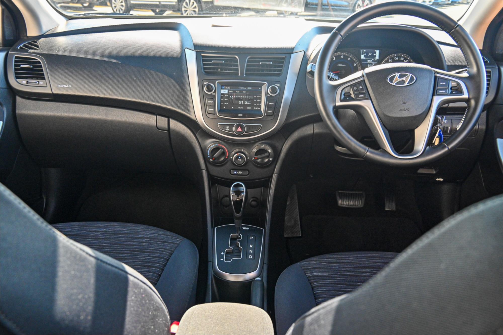 2016 HYUNDAI ACCENT RB4 MY16 SR 6 SP AUTOMATIC 5D HATCHBACK