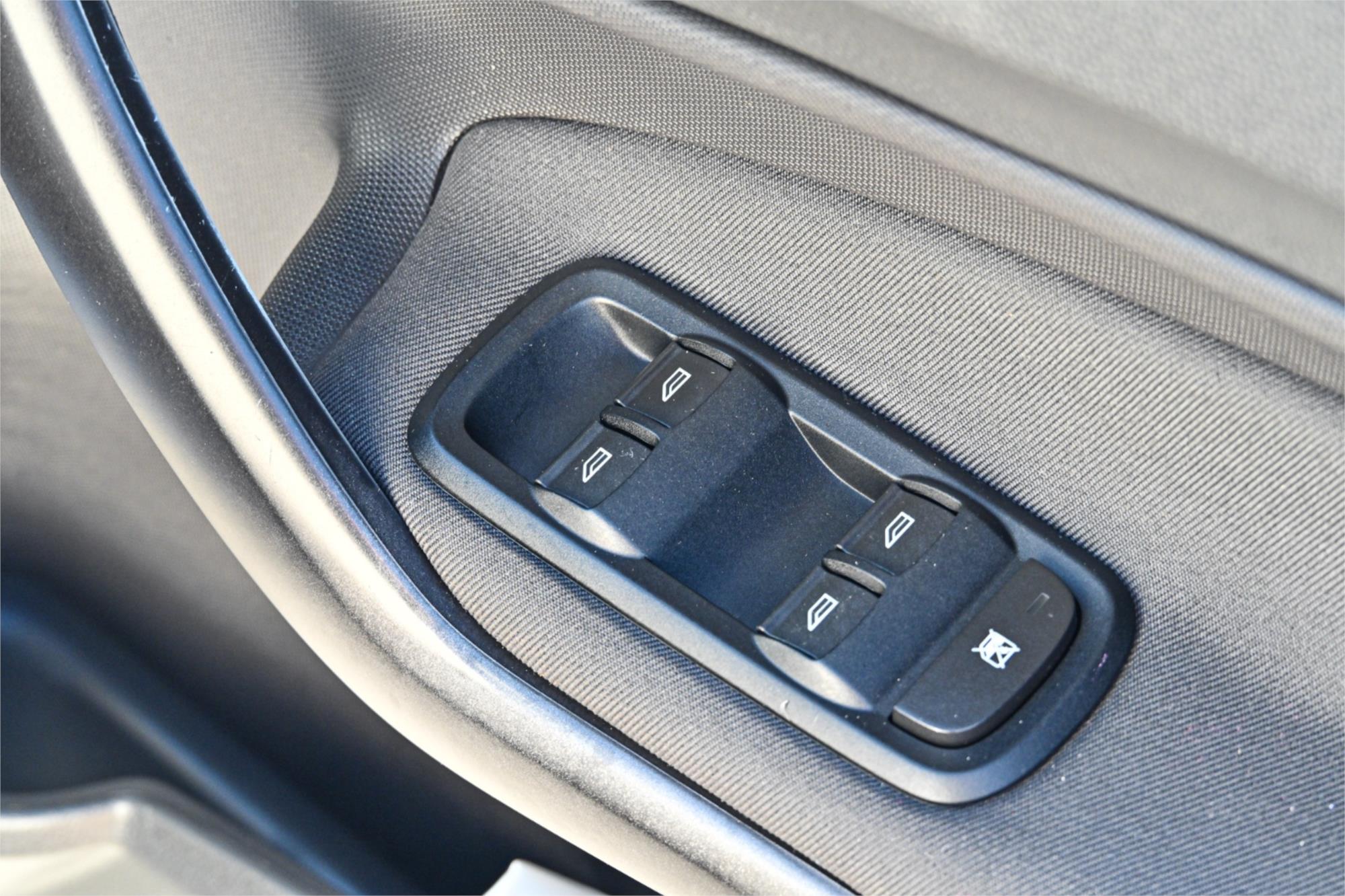2013 FORD FIESTA WZ AMBIENTE 6 SP AUTOMATIC 5D HATCHBACK