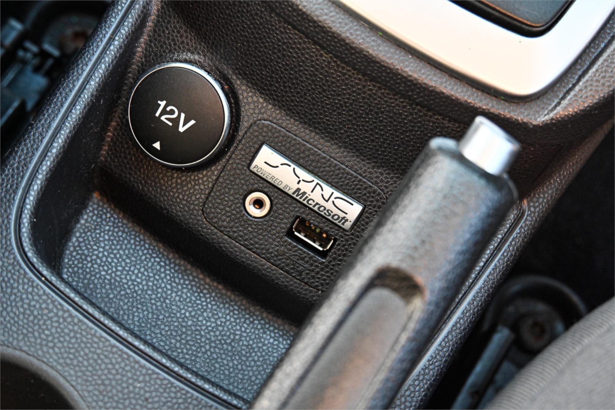 2013 FORD FIESTA WZ AMBIENTE 6 SP AUTOMATIC 5D HATCHBACK