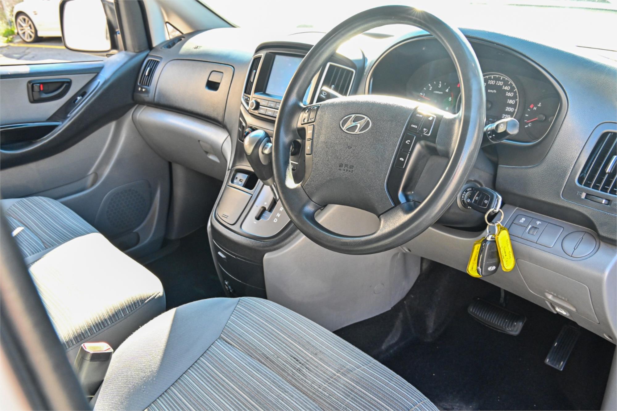 2018 HYUNDAI iLOAD TQ4 MY19 6S TWIN SWING 5 SP AUTOMATIC 4D CREW VAN