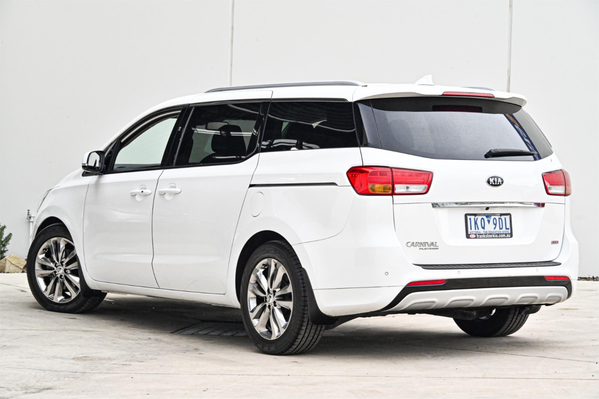 2017 KIA CARNIVAL YP MY17 PLATINUM 6 SP AUTOMATIC 4D WAGON