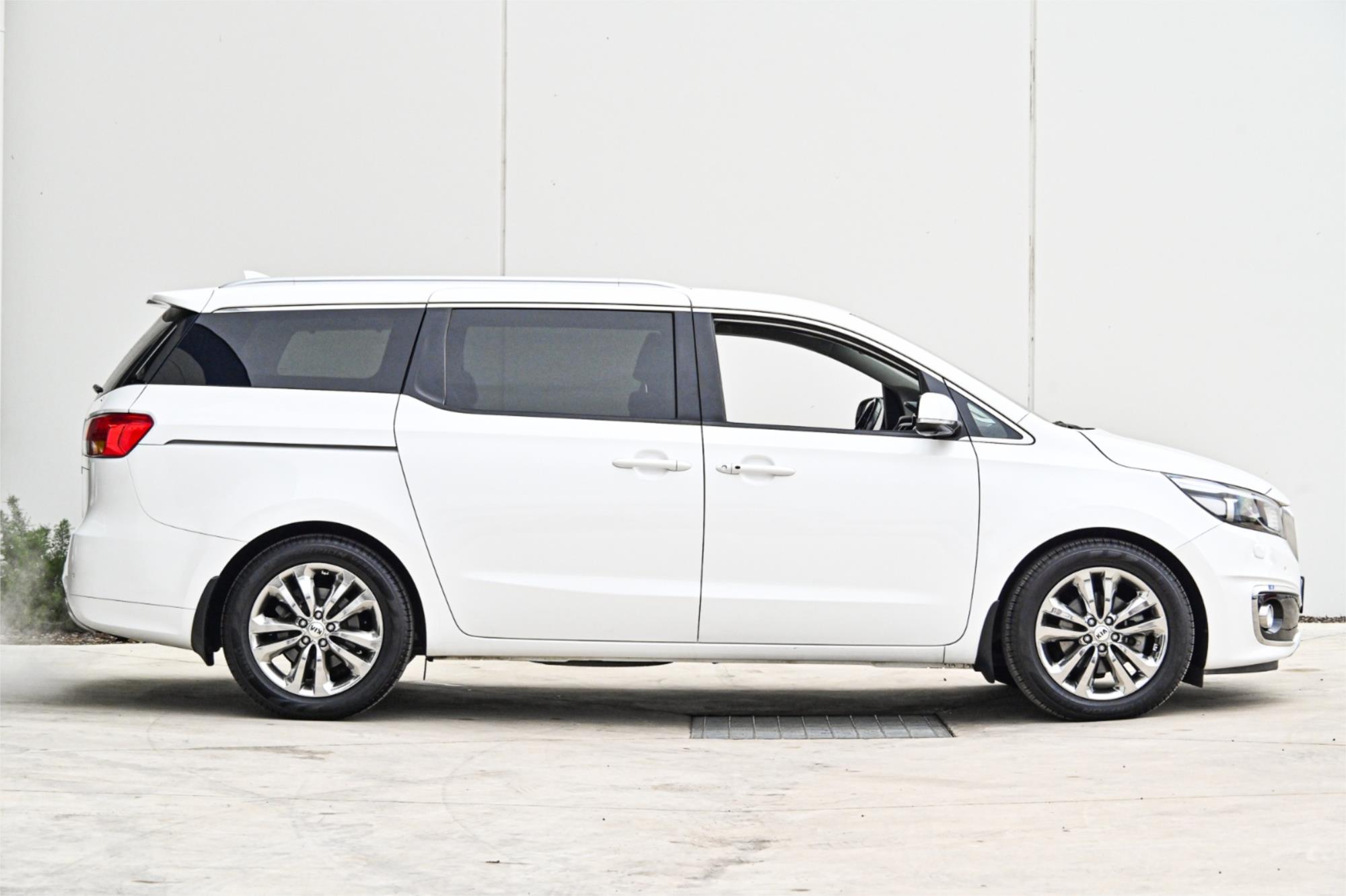 2017 KIA CARNIVAL YP MY17 PLATINUM 6 SP AUTOMATIC 4D WAGON