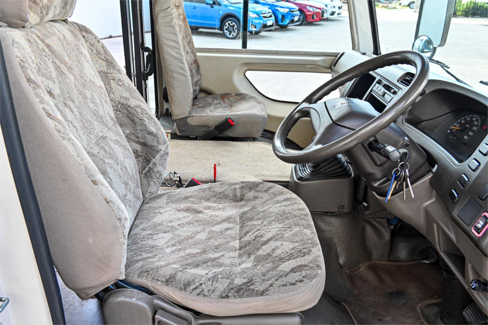 2002 MITSUBISHI ROSA BE 649 BASE 5 SP MANUAL BUS