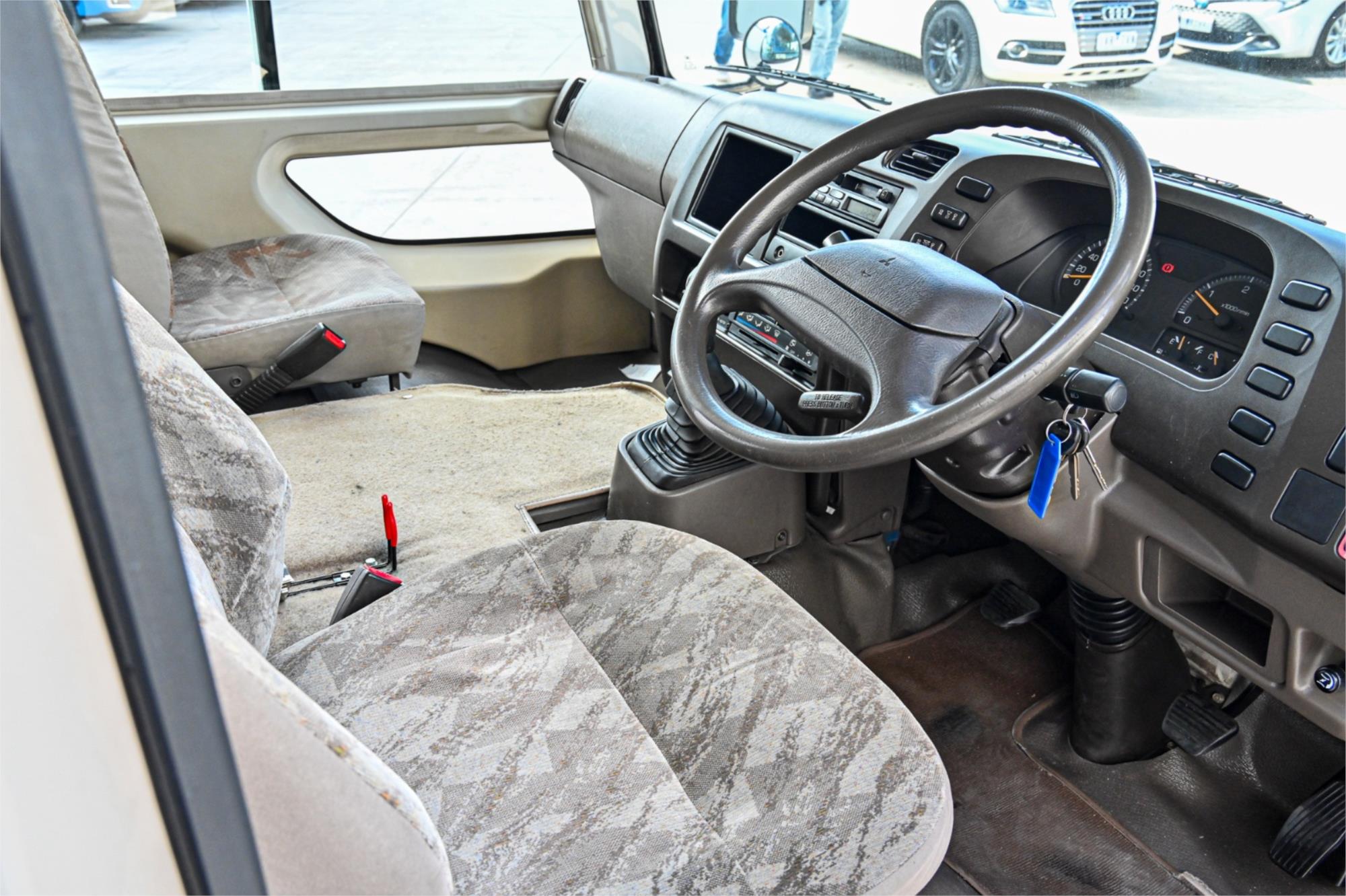 2002 MITSUBISHI ROSA BE 649 BASE 5 SP MANUAL BUS