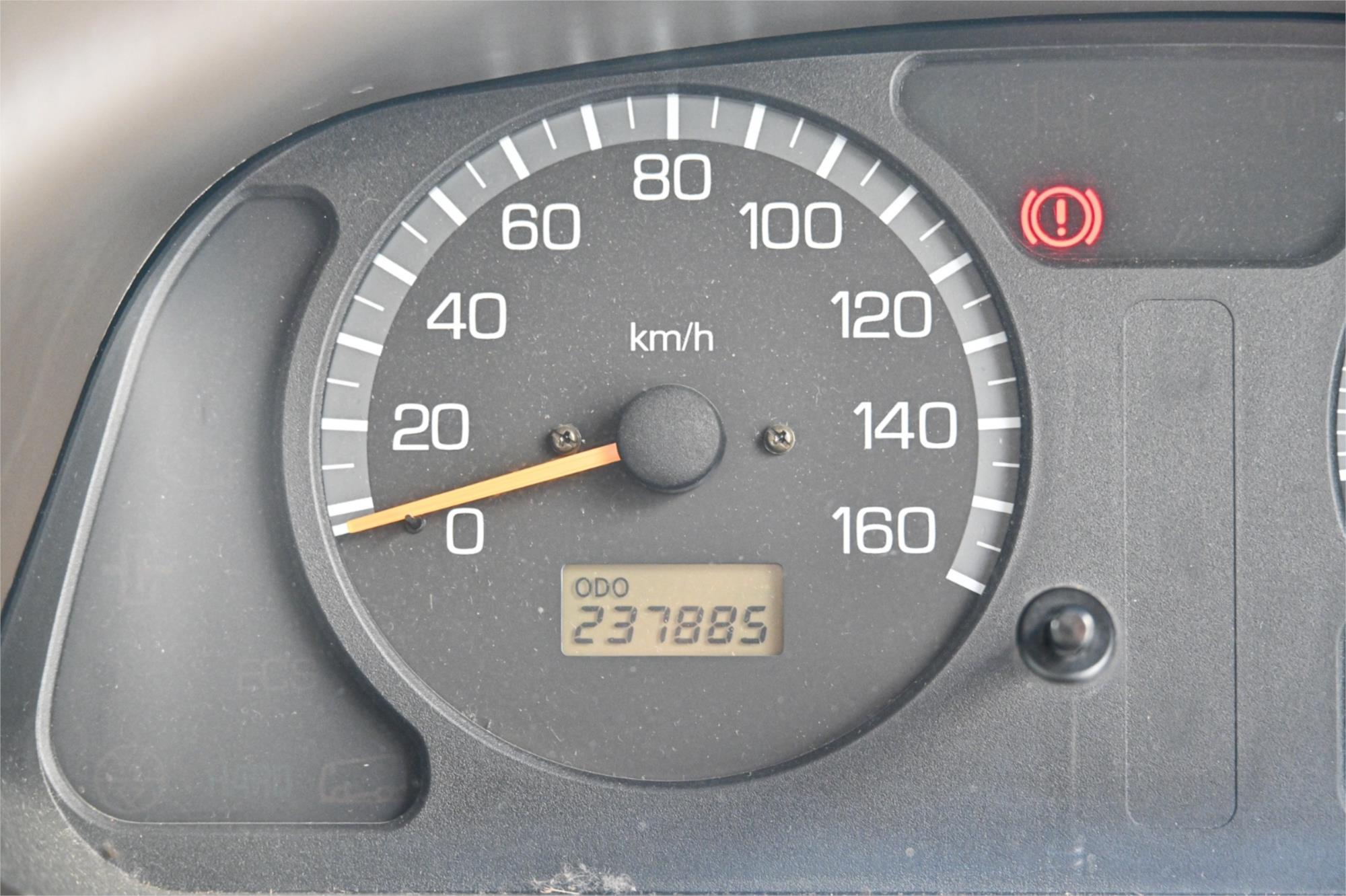 2002 MITSUBISHI ROSA BE 649 BASE 5 SP MANUAL BUS