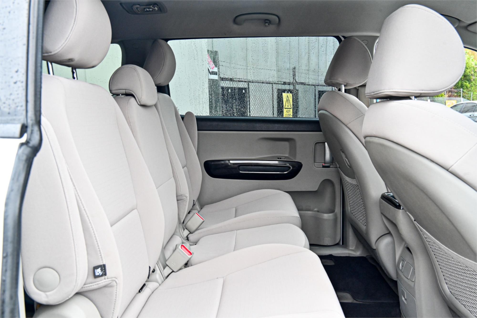 2018 KIA CARNIVAL YP MY18 SI 6 SP AUTOMATIC 4D WAGON