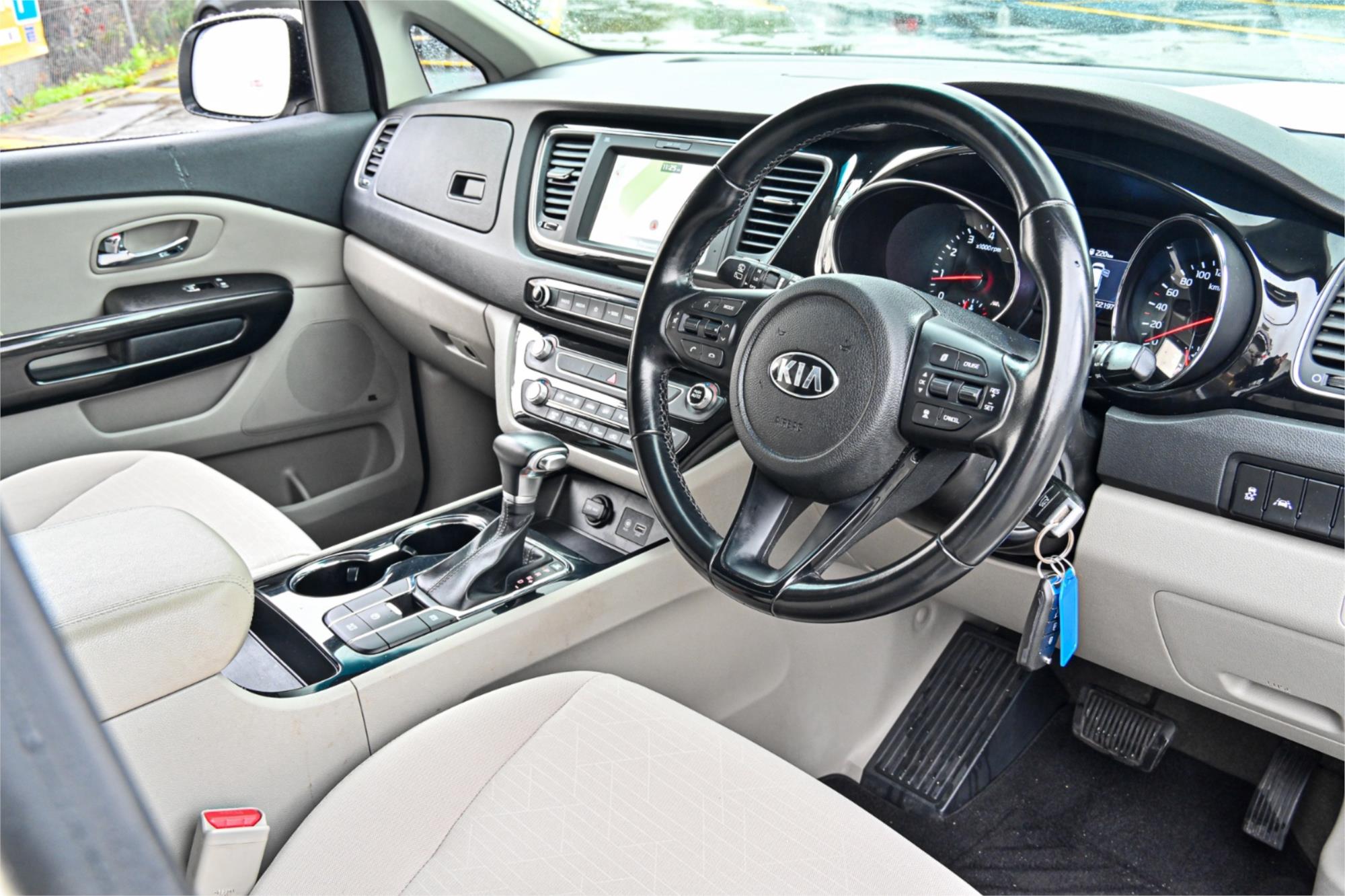 2018 KIA CARNIVAL YP MY18 SI 6 SP AUTOMATIC 4D WAGON