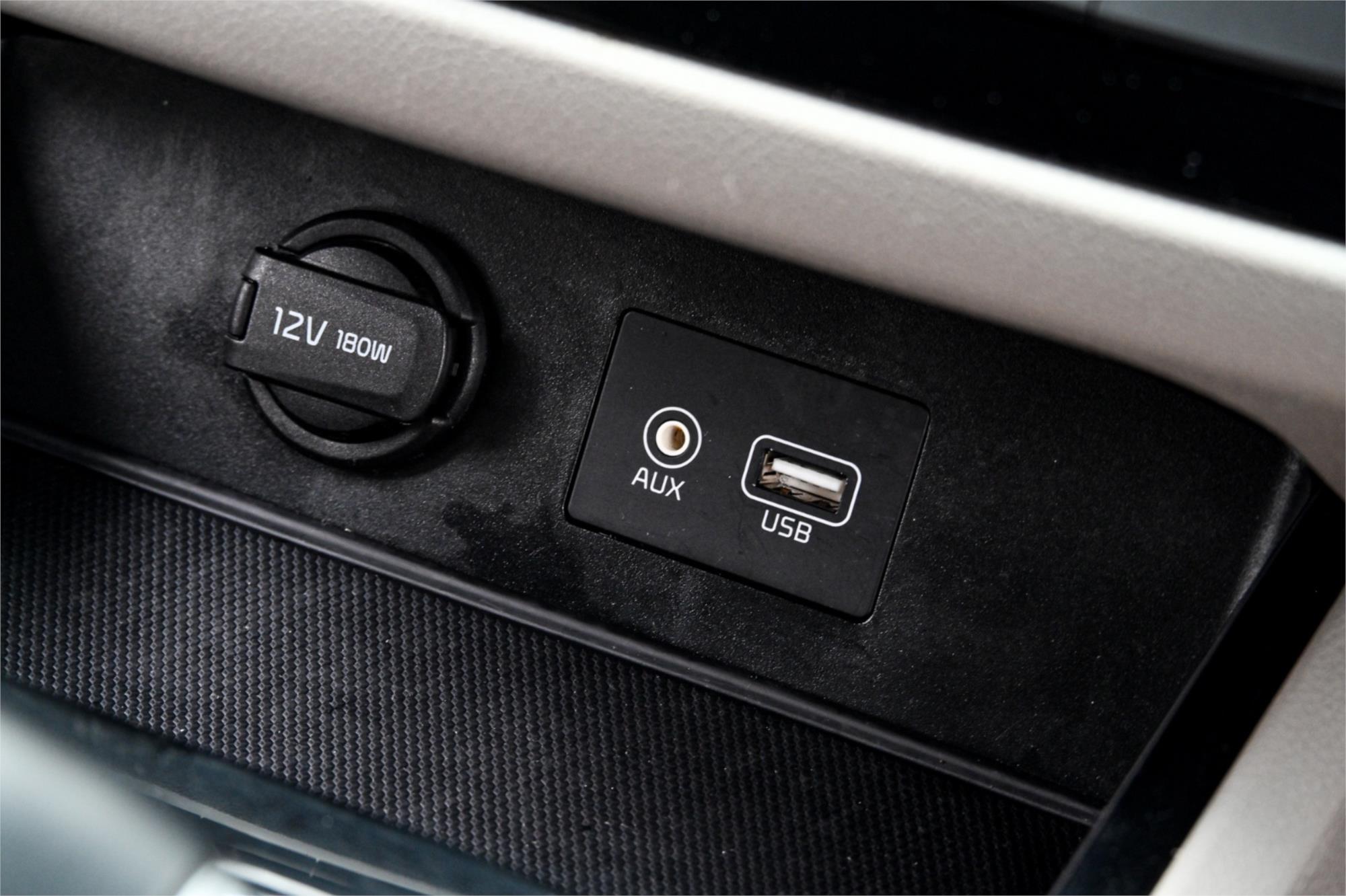 2018 KIA CARNIVAL YP MY18 SI 6 SP AUTOMATIC 4D WAGON