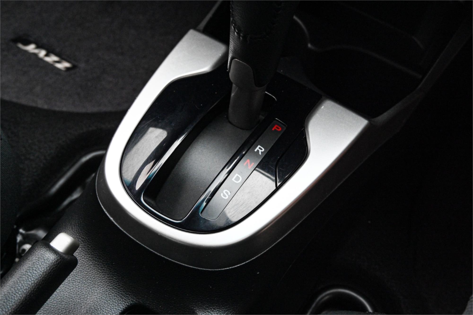 2014 HONDA JAZZ GK MY15 VTi-S CONTINUOUS VARIABLE 5D HATCHBACK
