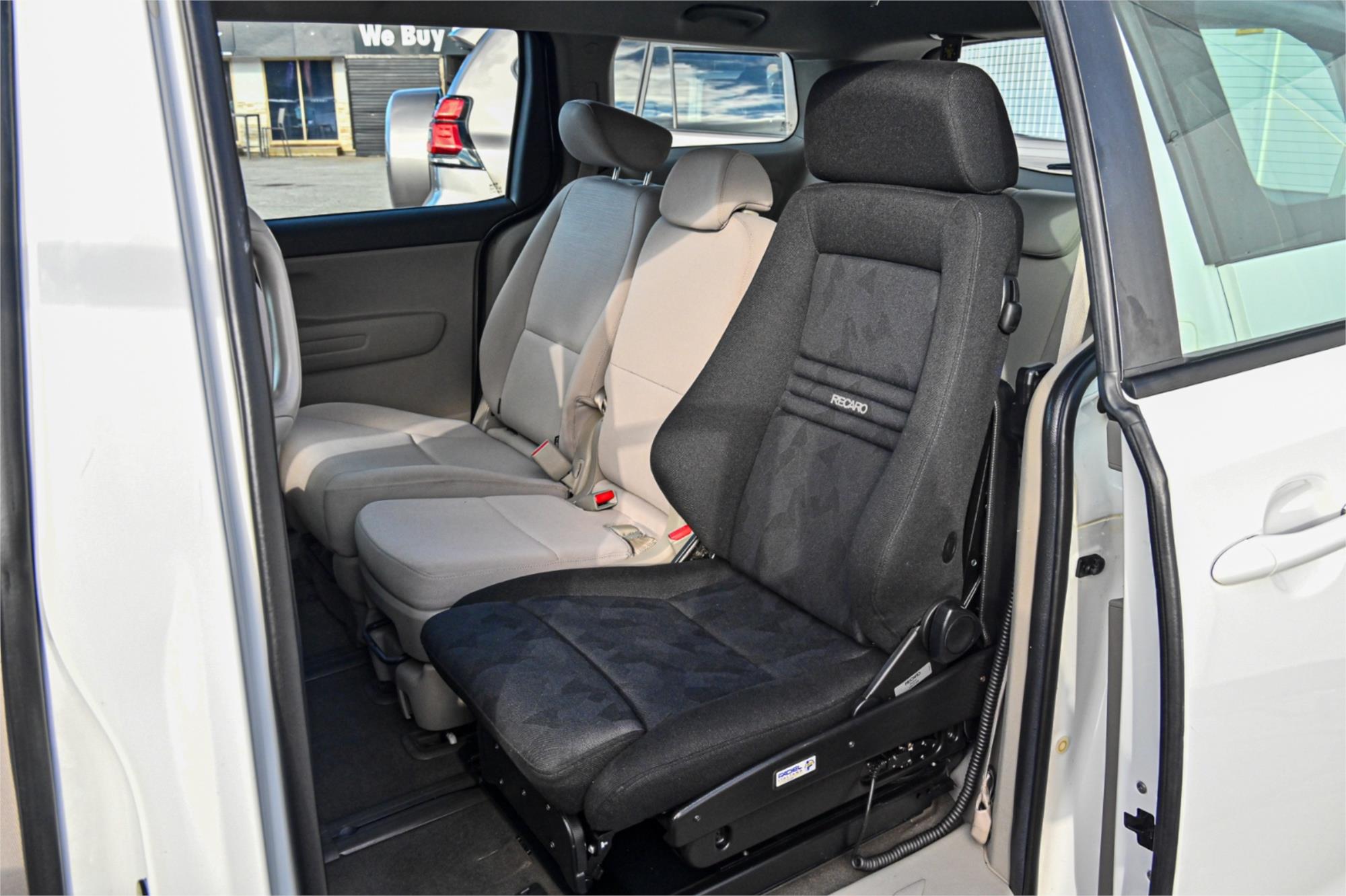 2017 KIA CARNIVAL YP MY17 S 6 SP AUTOMATIC 4D WAGON