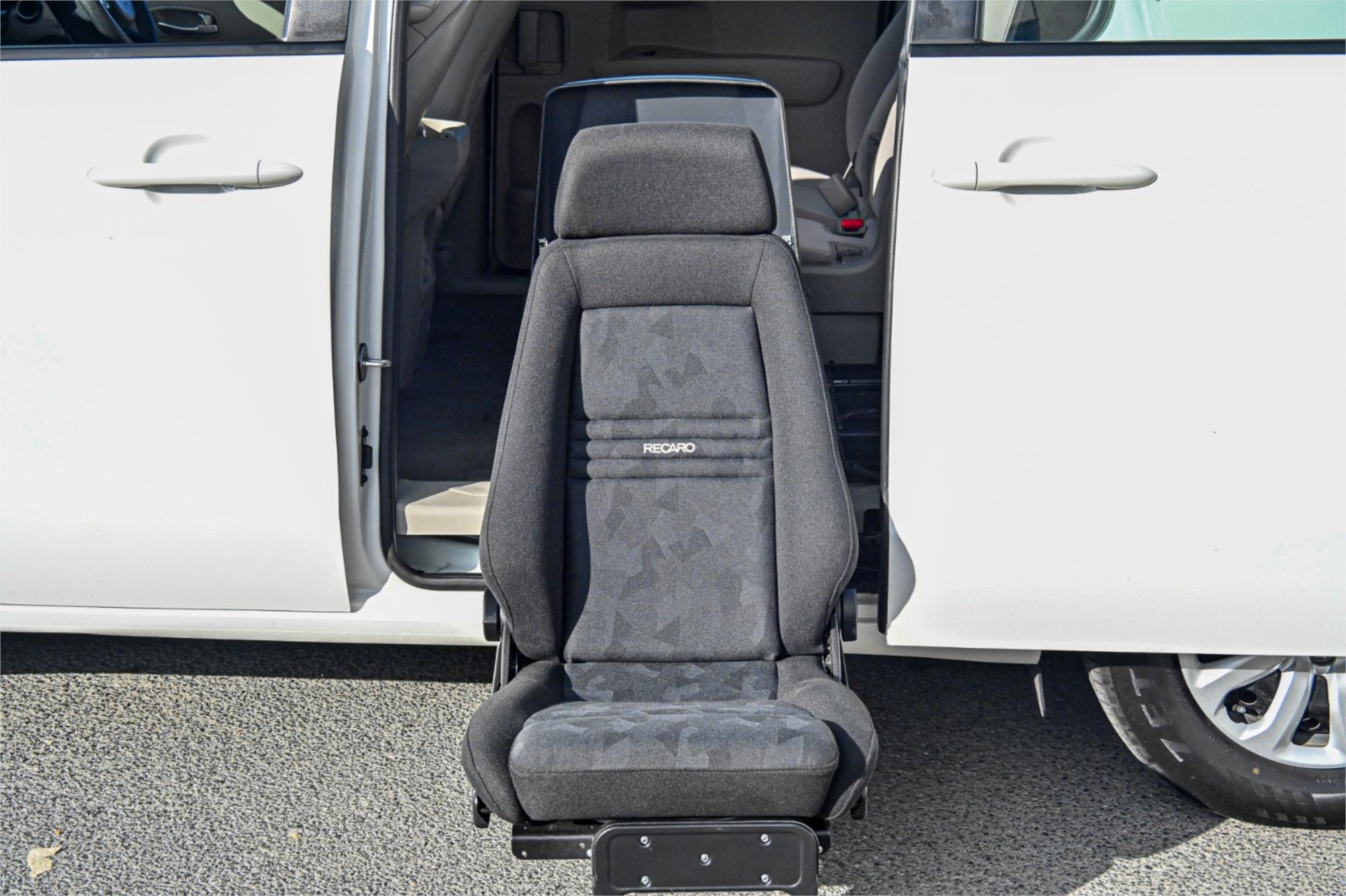 2017 KIA CARNIVAL YP MY17 S 6 SP AUTOMATIC 4D WAGON