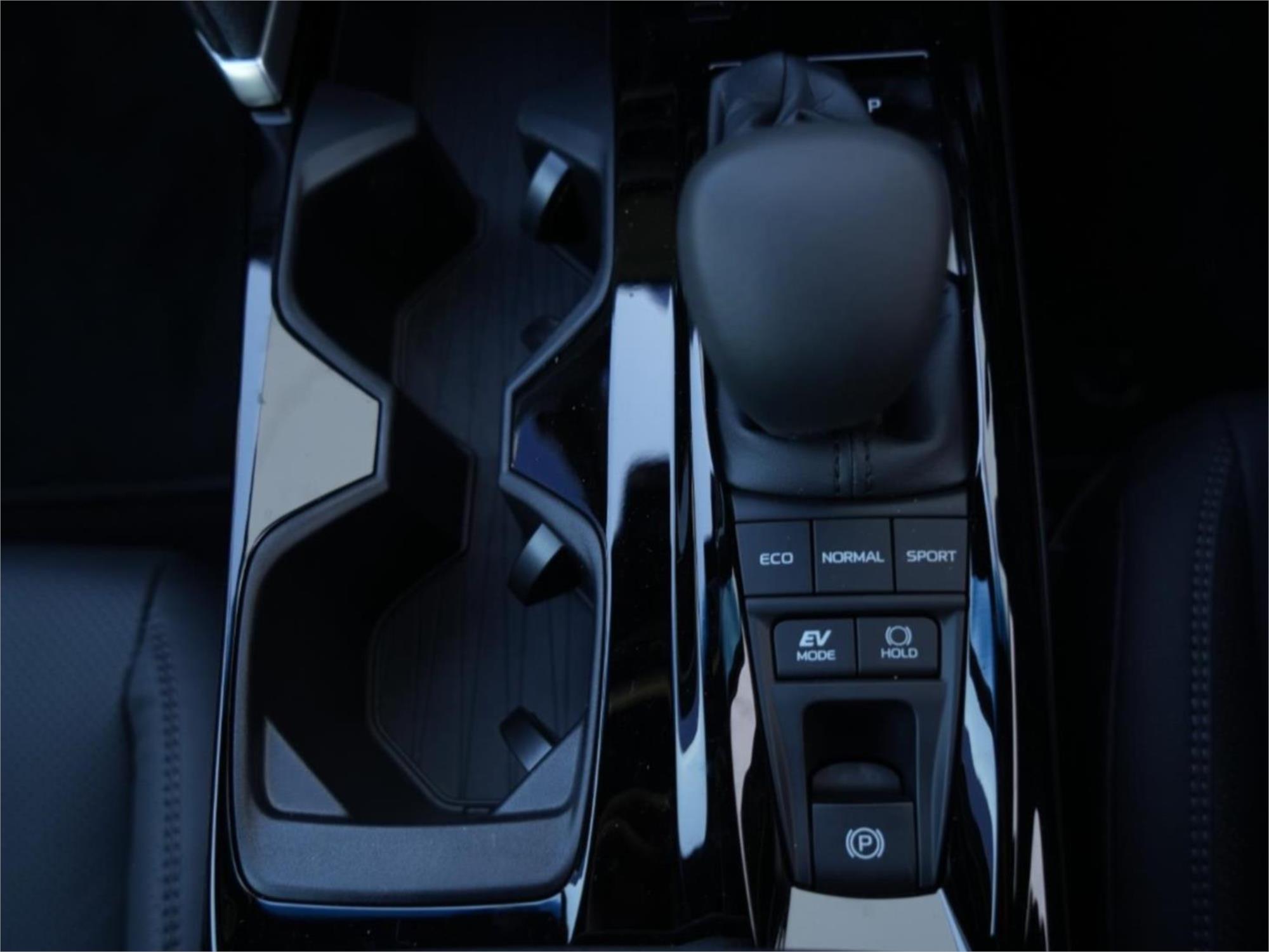 2025 TOYOTA CAMRY AXVH80R SL HYBRID CONTINUOUS VARIABLE 4D SEDAN