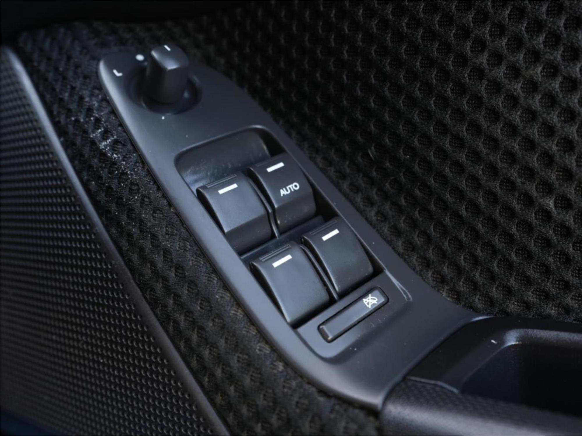 2009 FORD FALCON FG XR6 5 SP AUTO SEQ SPORT SHIFT 4D SEDAN