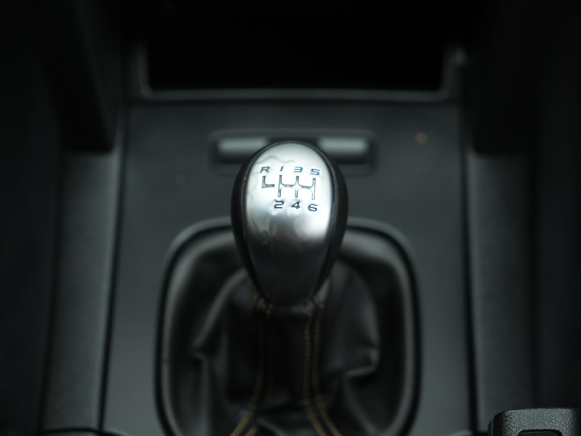 2010 HOLDEN COMMODORE VE II SV6 6 SP MANUAL 4D SEDAN