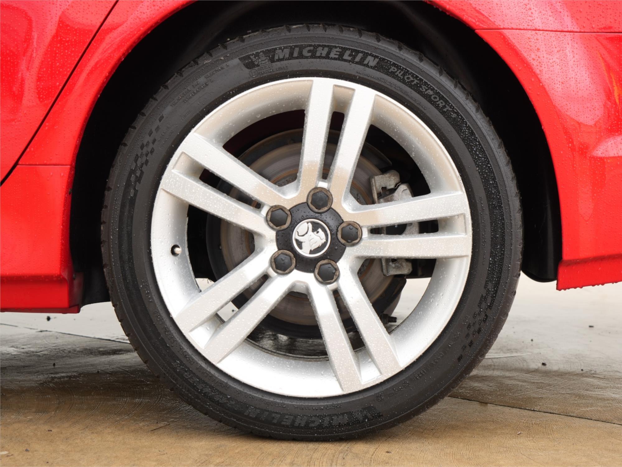 2010 HOLDEN COMMODORE VE II SV6 6 SP MANUAL 4D SEDAN