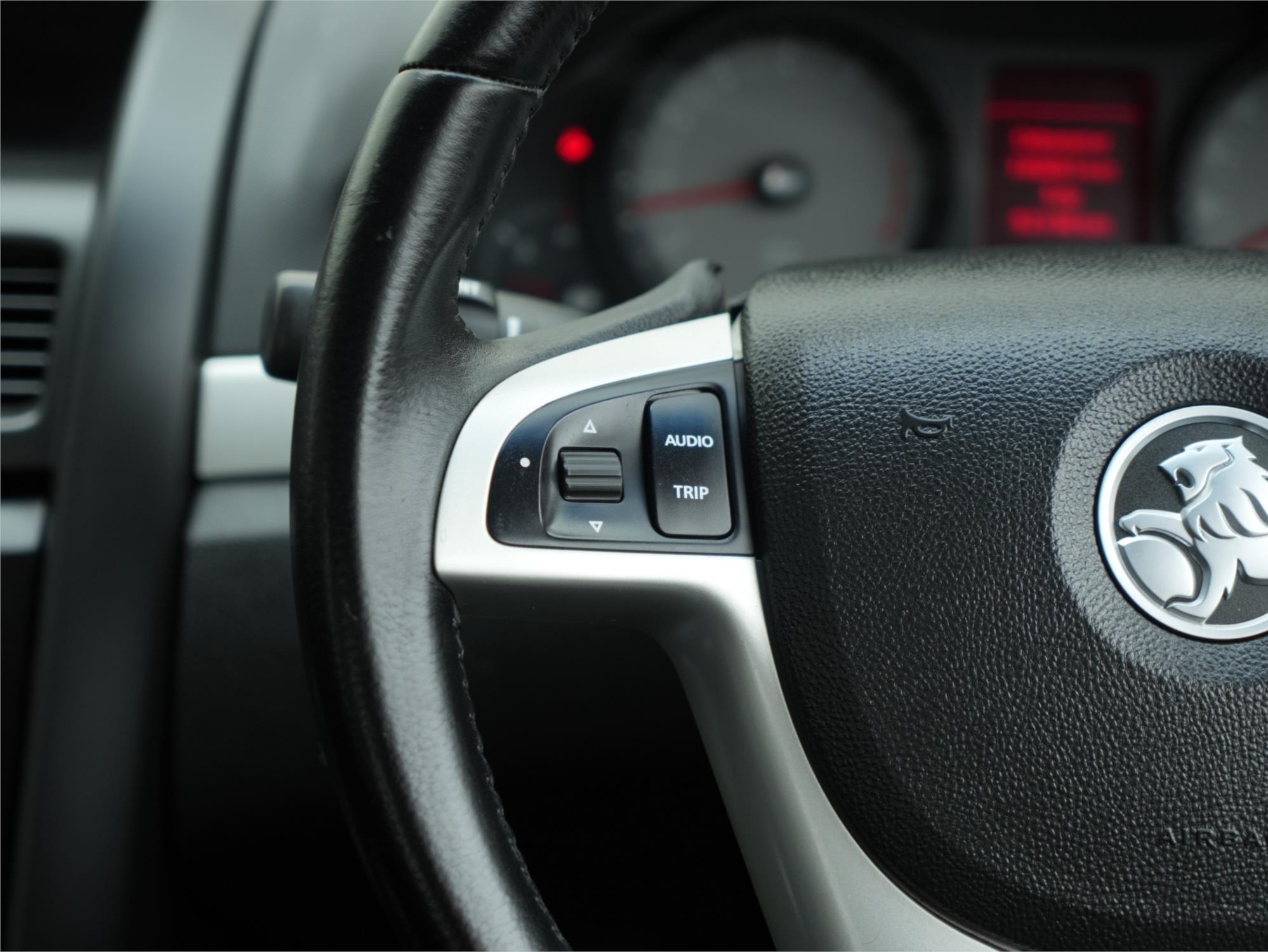 2010 HOLDEN COMMODORE VE II SV6 6 SP MANUAL 4D SEDAN