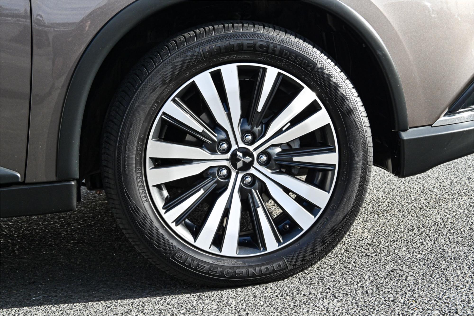 2018 MITSUBISHI OUTLANDER ZL MY18.5 LS 7 SEAT (2WD) CONTINUOUS VARIABLE 4D WAGON
