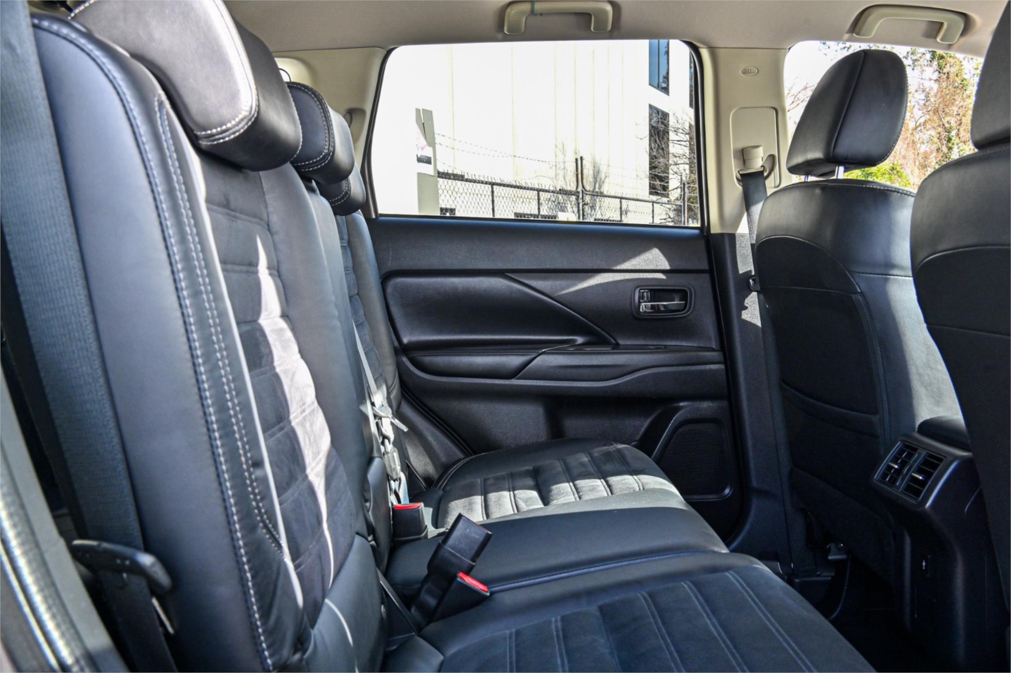 2018 MITSUBISHI OUTLANDER ZL MY18.5 LS 7 SEAT (2WD) CONTINUOUS VARIABLE 4D WAGON