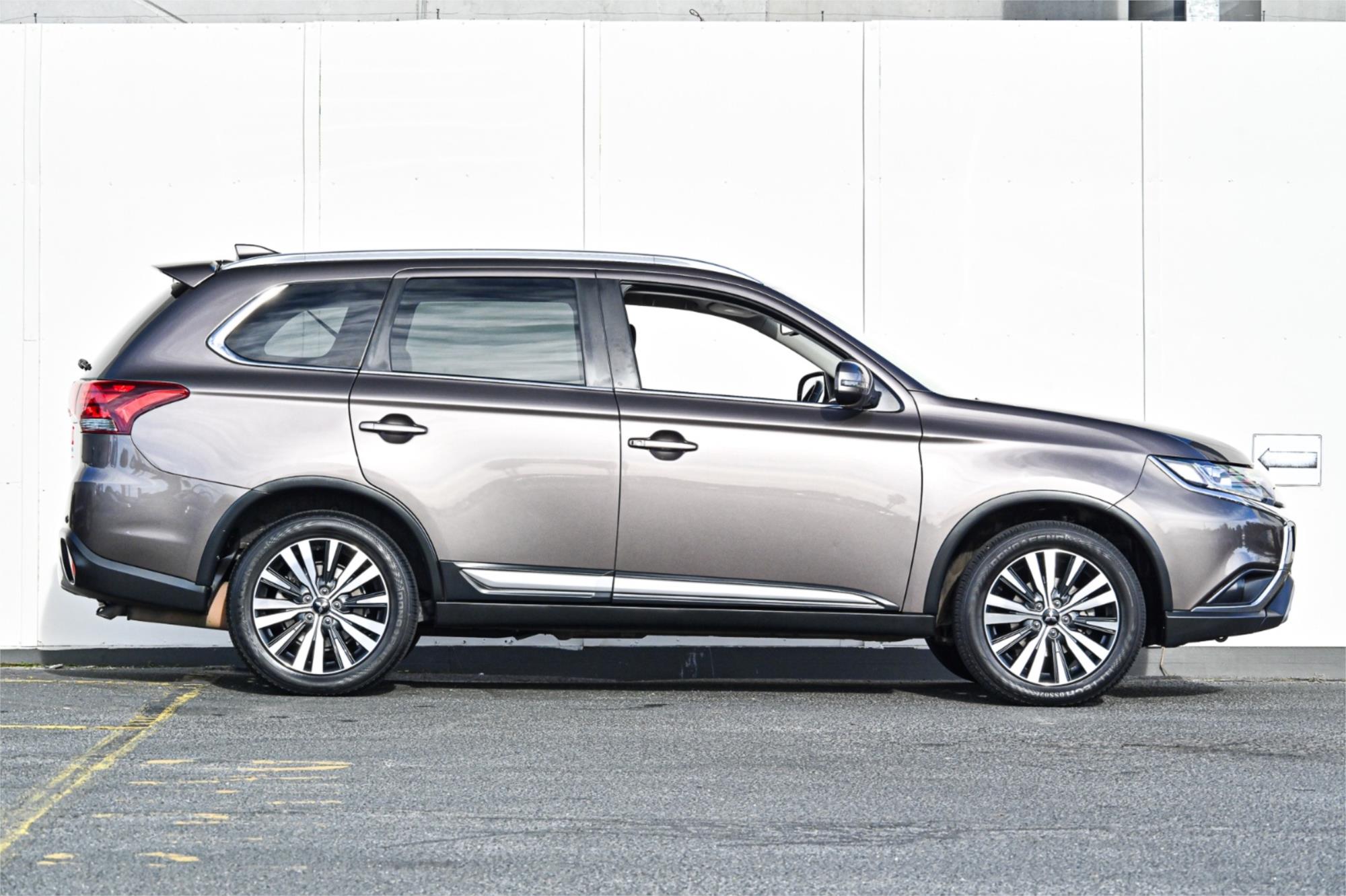 2018 MITSUBISHI OUTLANDER ZL MY18.5 LS 7 SEAT (2WD) CONTINUOUS VARIABLE 4D WAGON