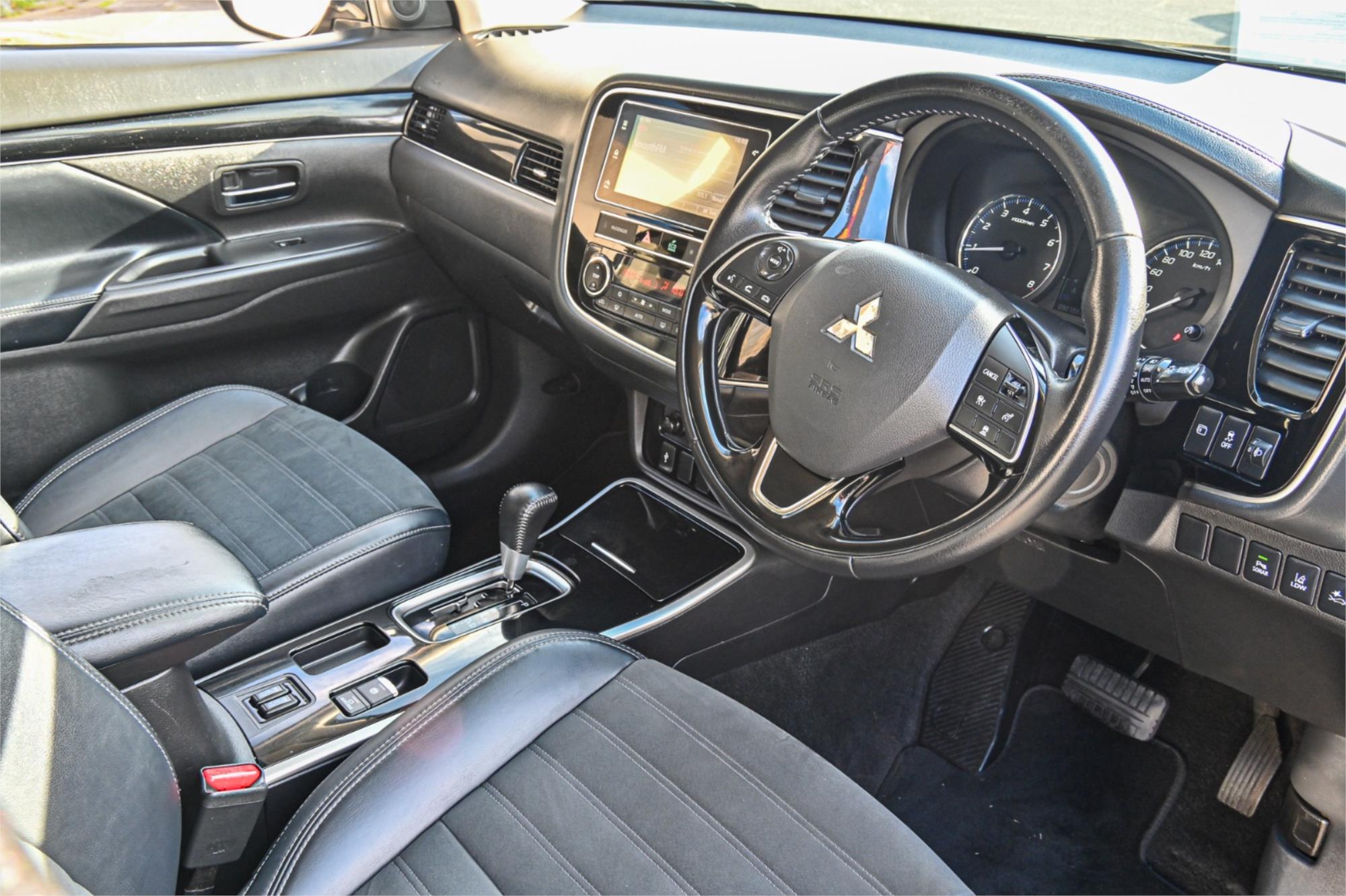 2018 MITSUBISHI OUTLANDER ZL MY18.5 LS 7 SEAT (2WD) CONTINUOUS VARIABLE 4D WAGON