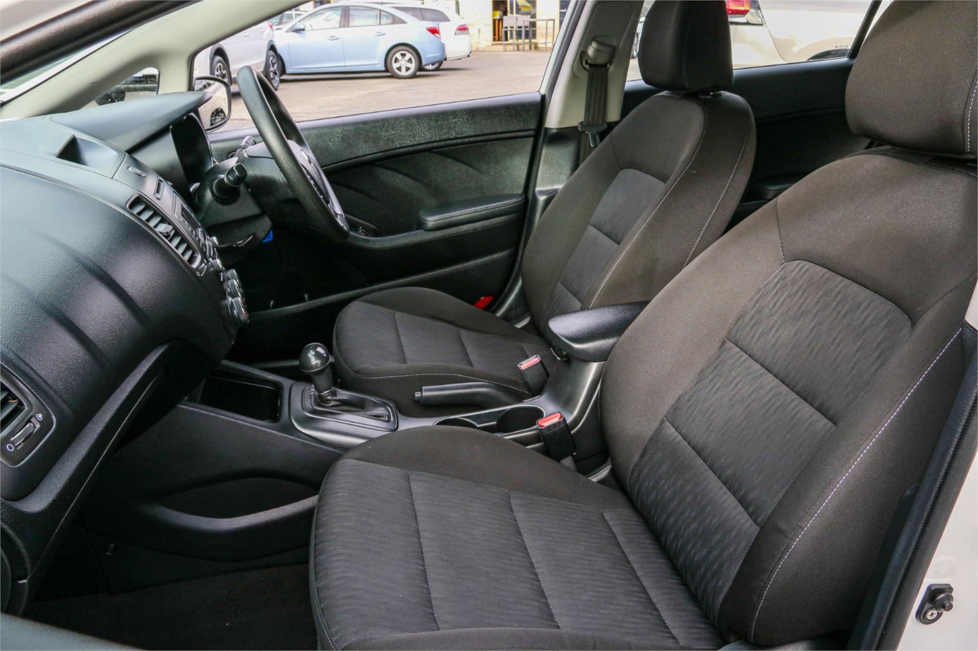 2014 KIA CERATO YD MY14 S 6 SP AUTOMATIC 5D HATCHBACK