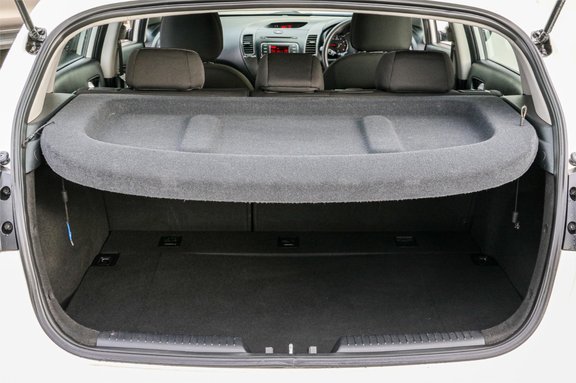 2014 KIA CERATO YD MY14 S 6 SP AUTOMATIC 5D HATCHBACK