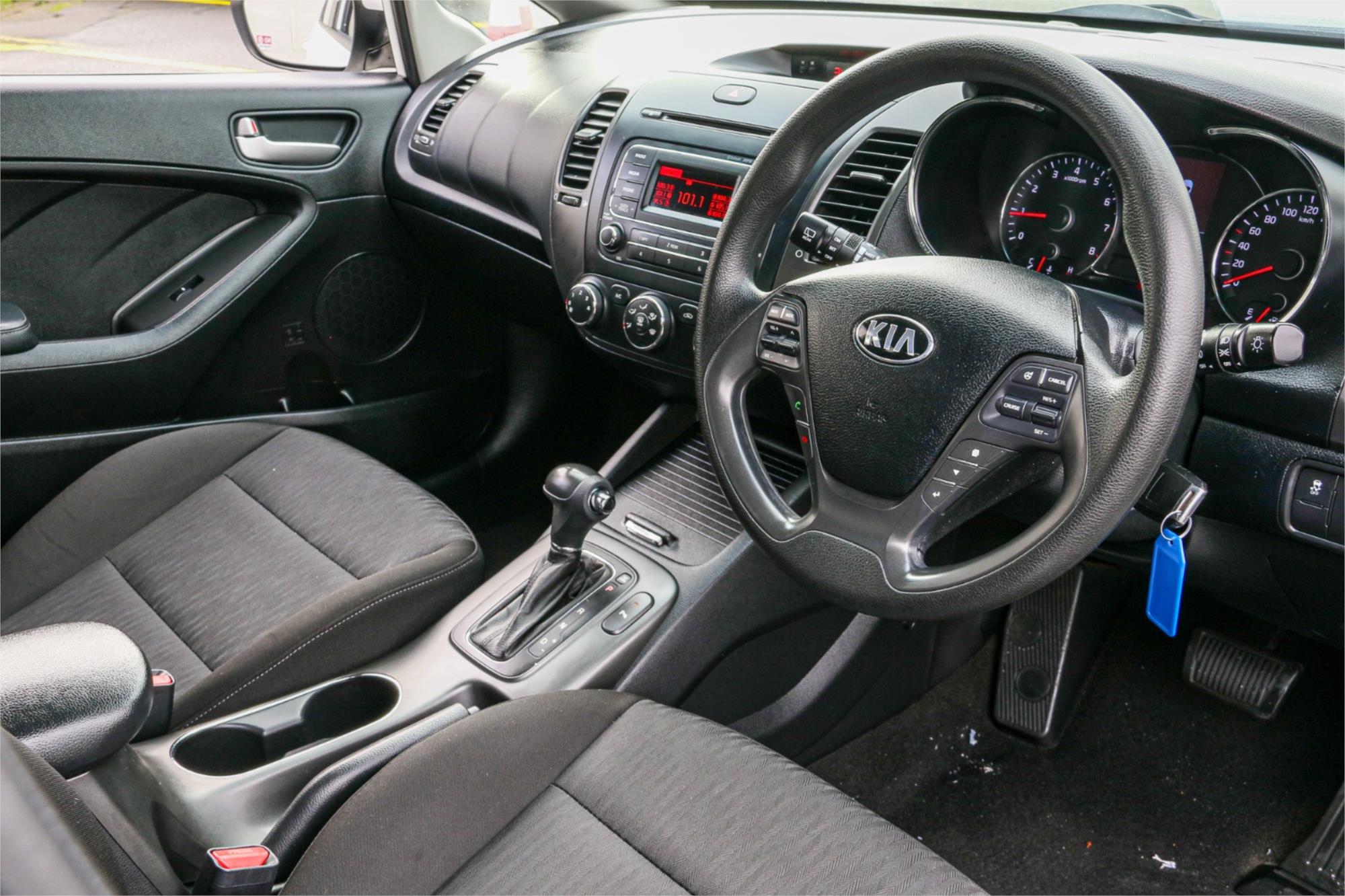 2014 KIA CERATO YD MY14 S 6 SP AUTOMATIC 5D HATCHBACK