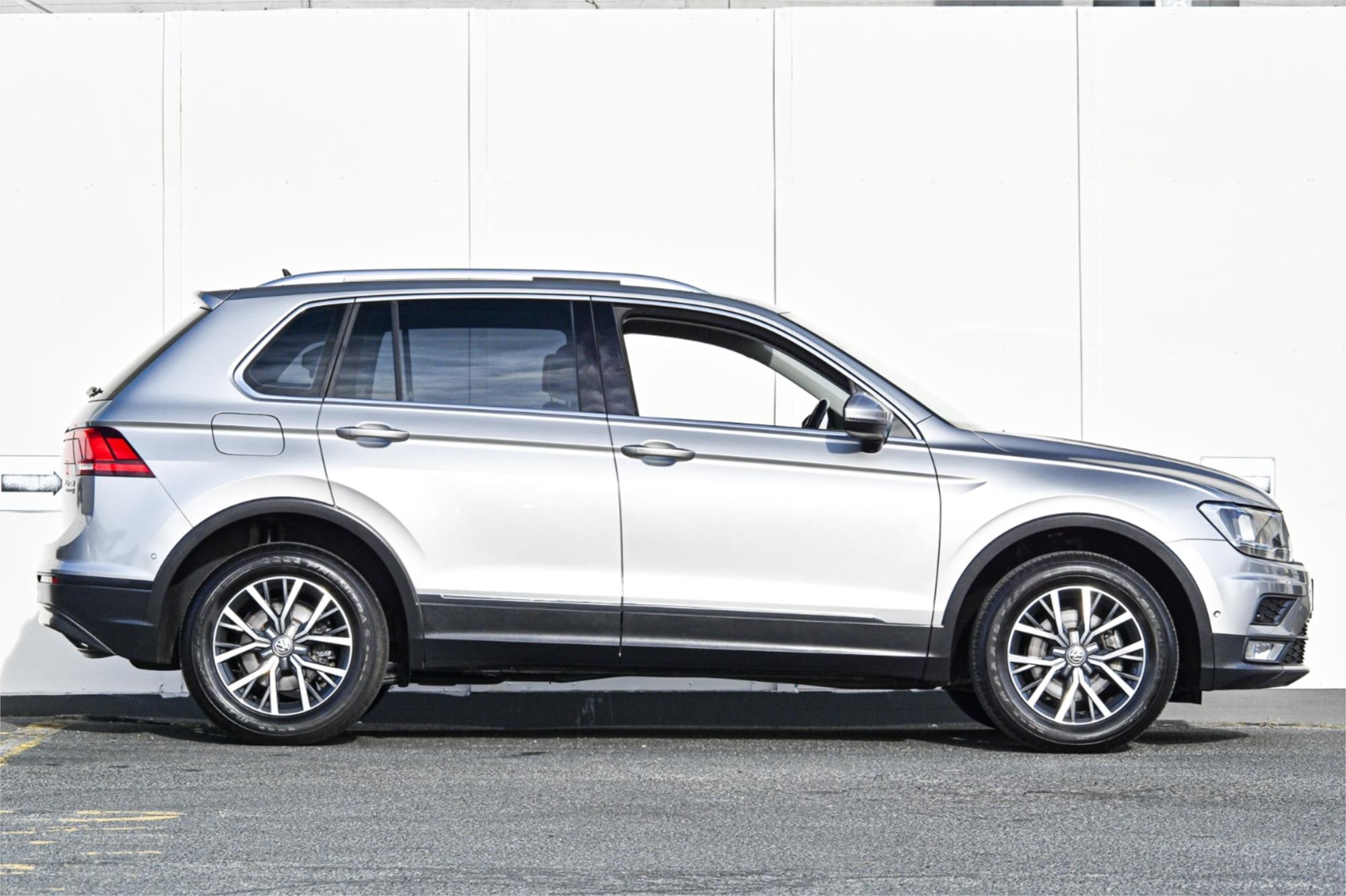 2017 VOLKSWAGEN TIGUAN 5NA 110 TDI COMFORTLINE 7 SP AUTO DIRECT SHIFT 4D WAGON